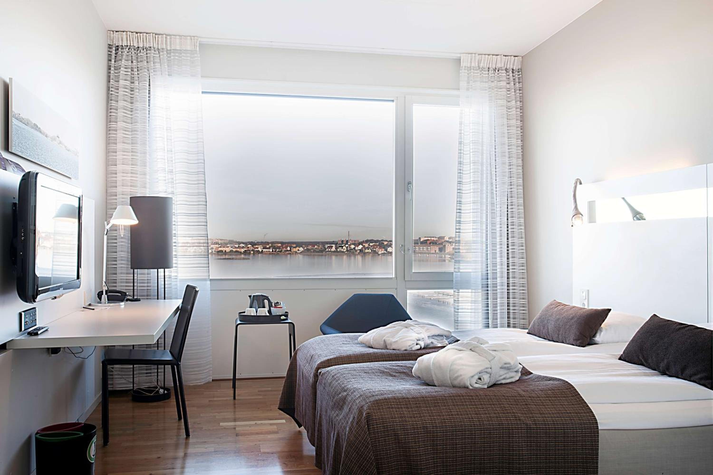Superior King Room With Sea View (KSV) photo 1