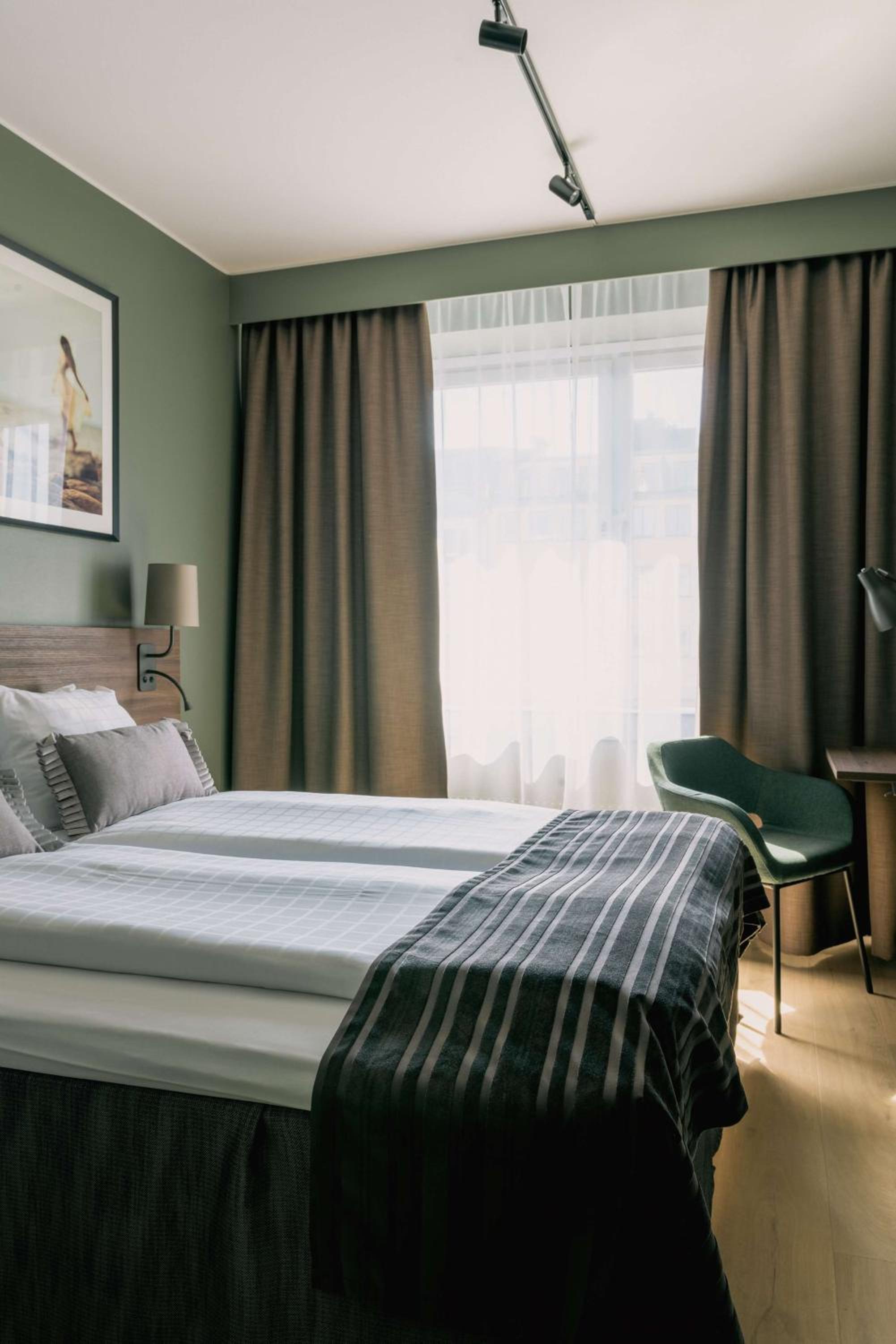 Standard Double or Twin Room - Photo 4