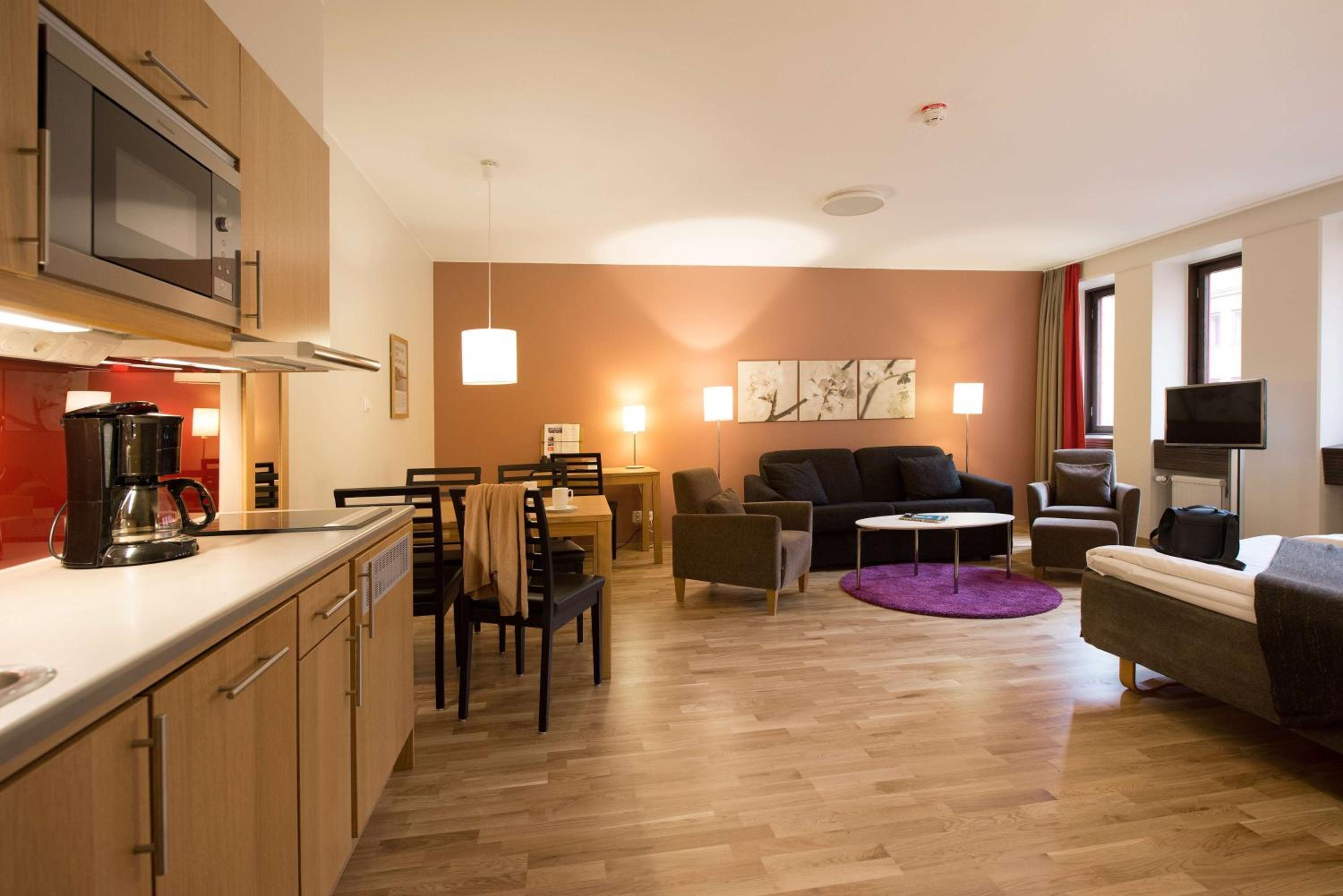 Family Room - Photo 1