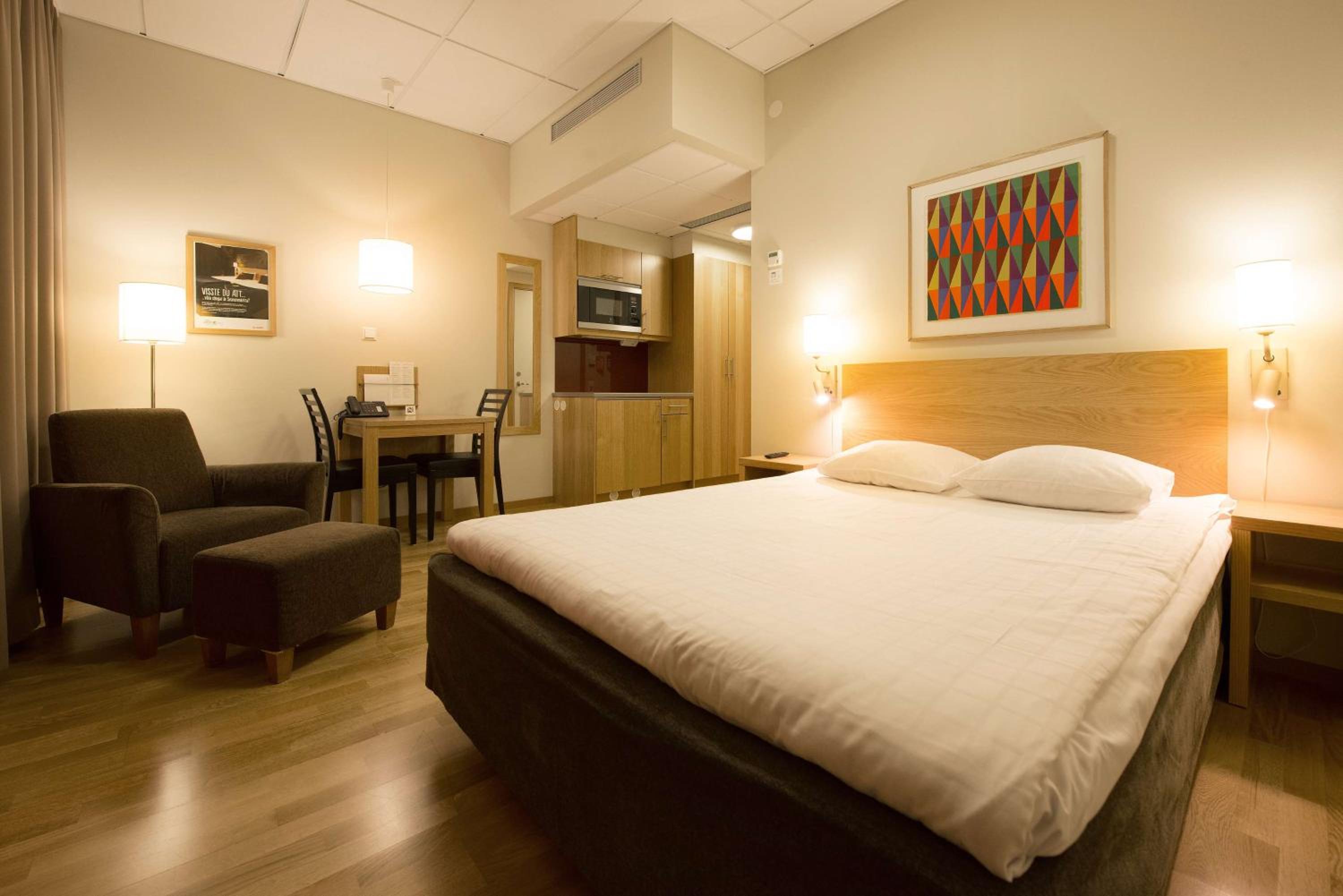 Economy Double Room (without window) - Photo 1
