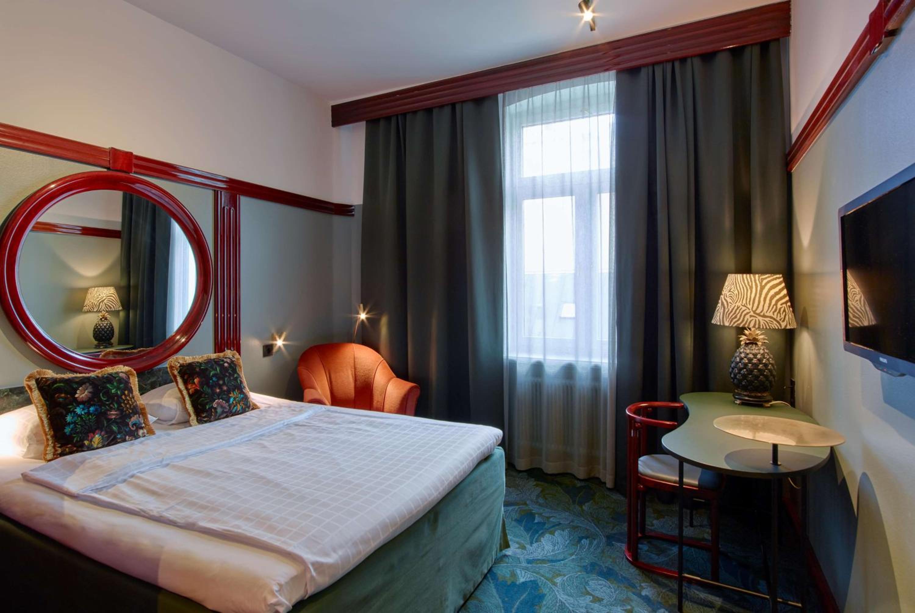 Standard Double Room - Photo 4