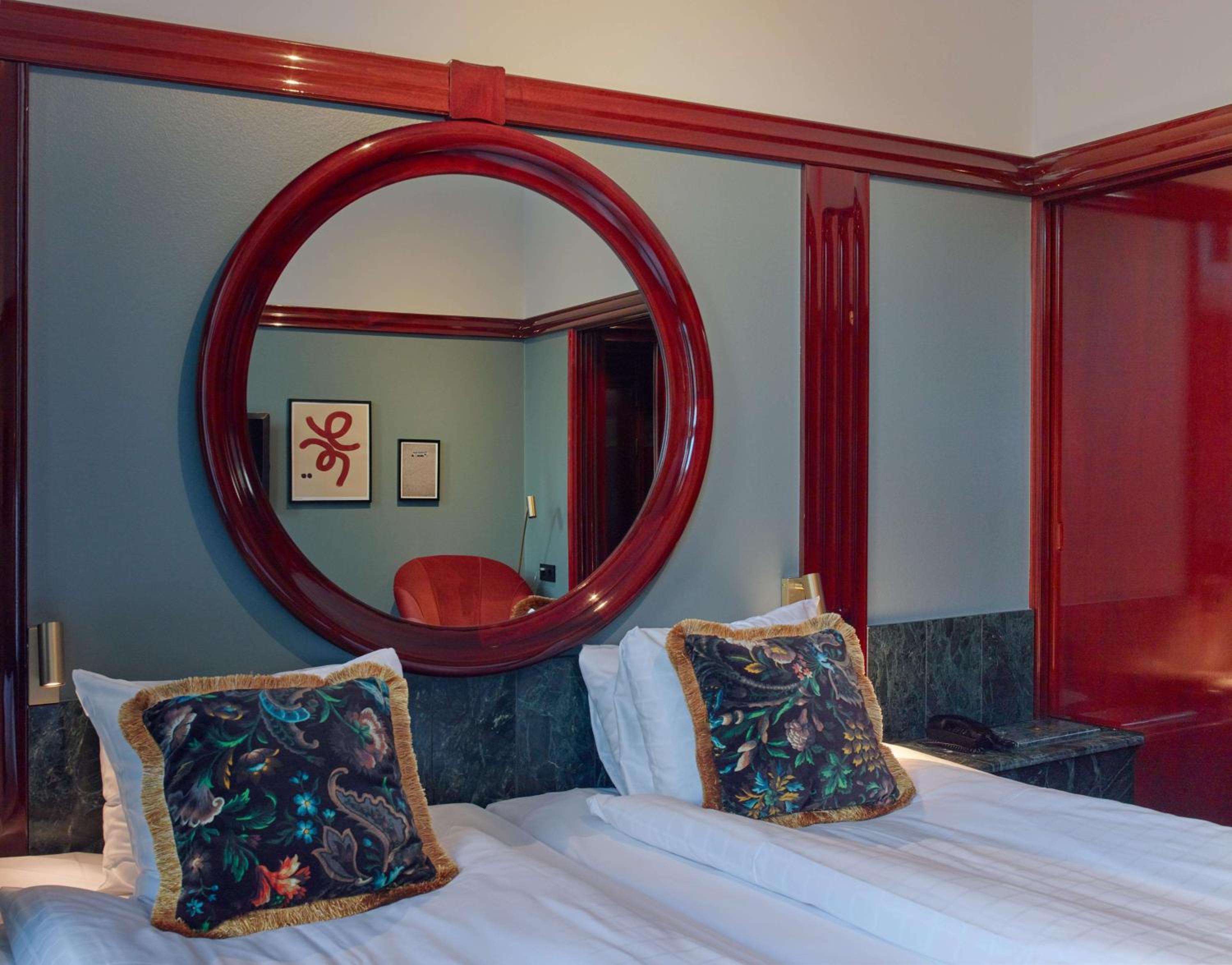 Twin Room - Photo 2