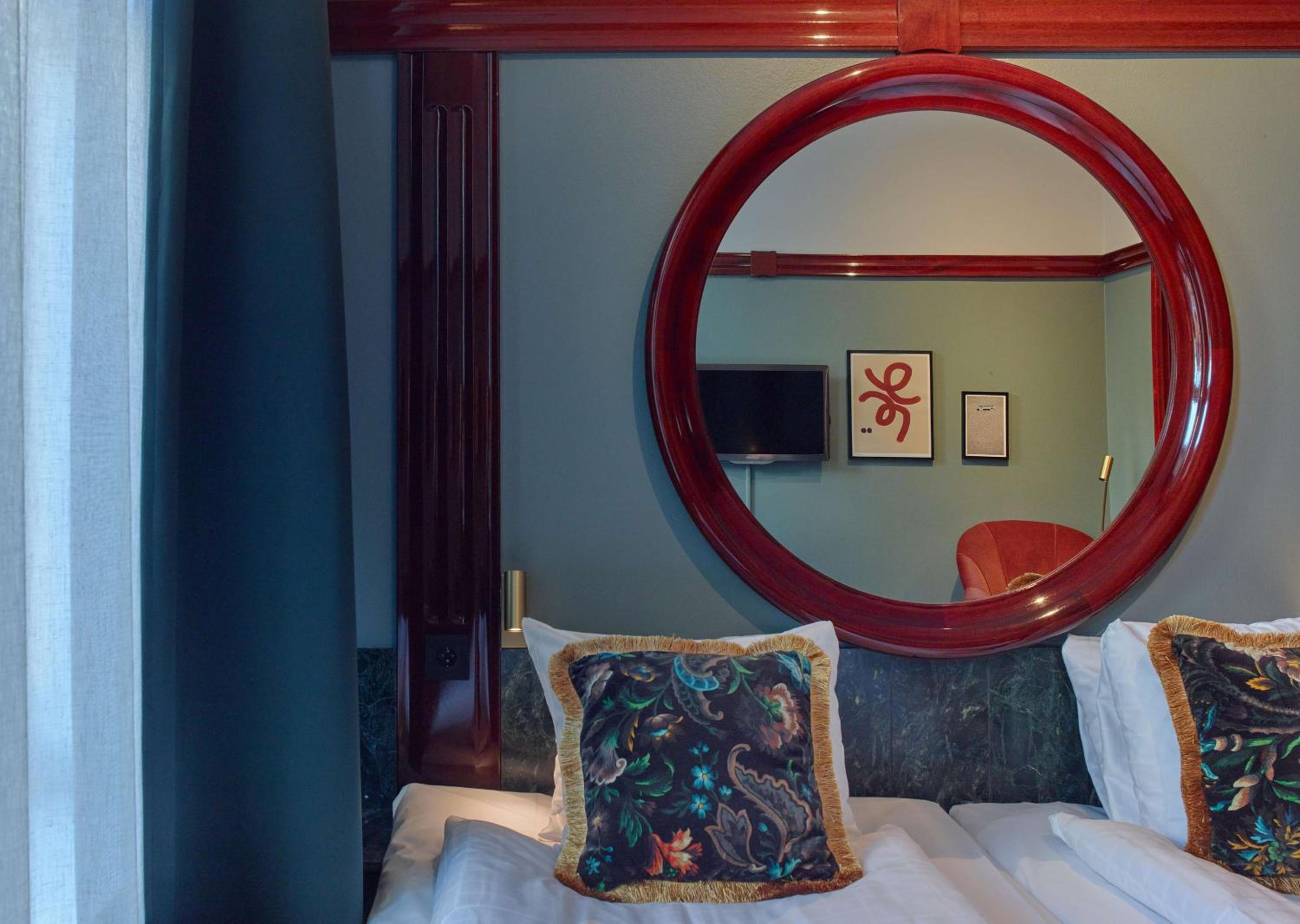 Twin Room - Photo 4