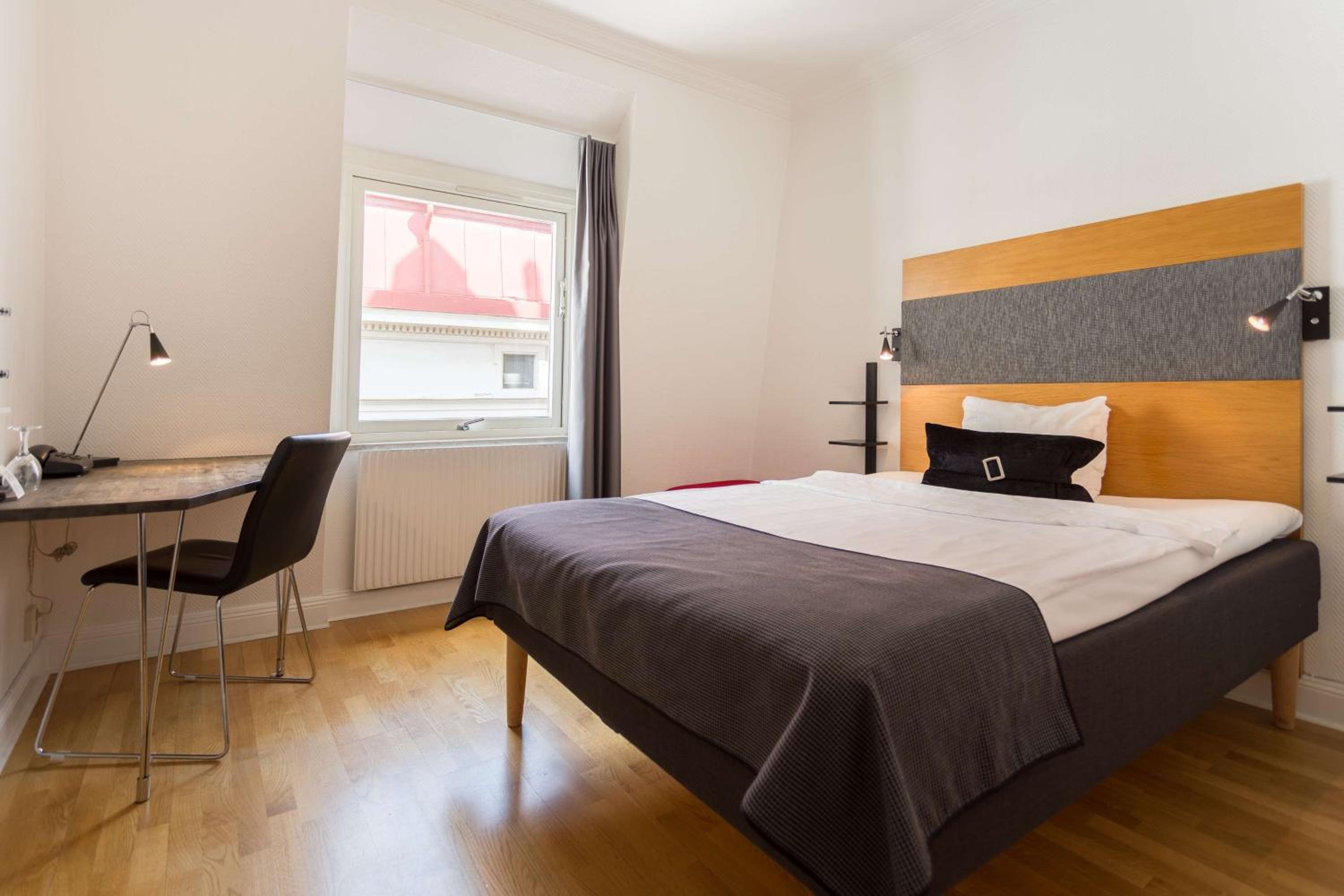 Standard Double Room - Photo 5