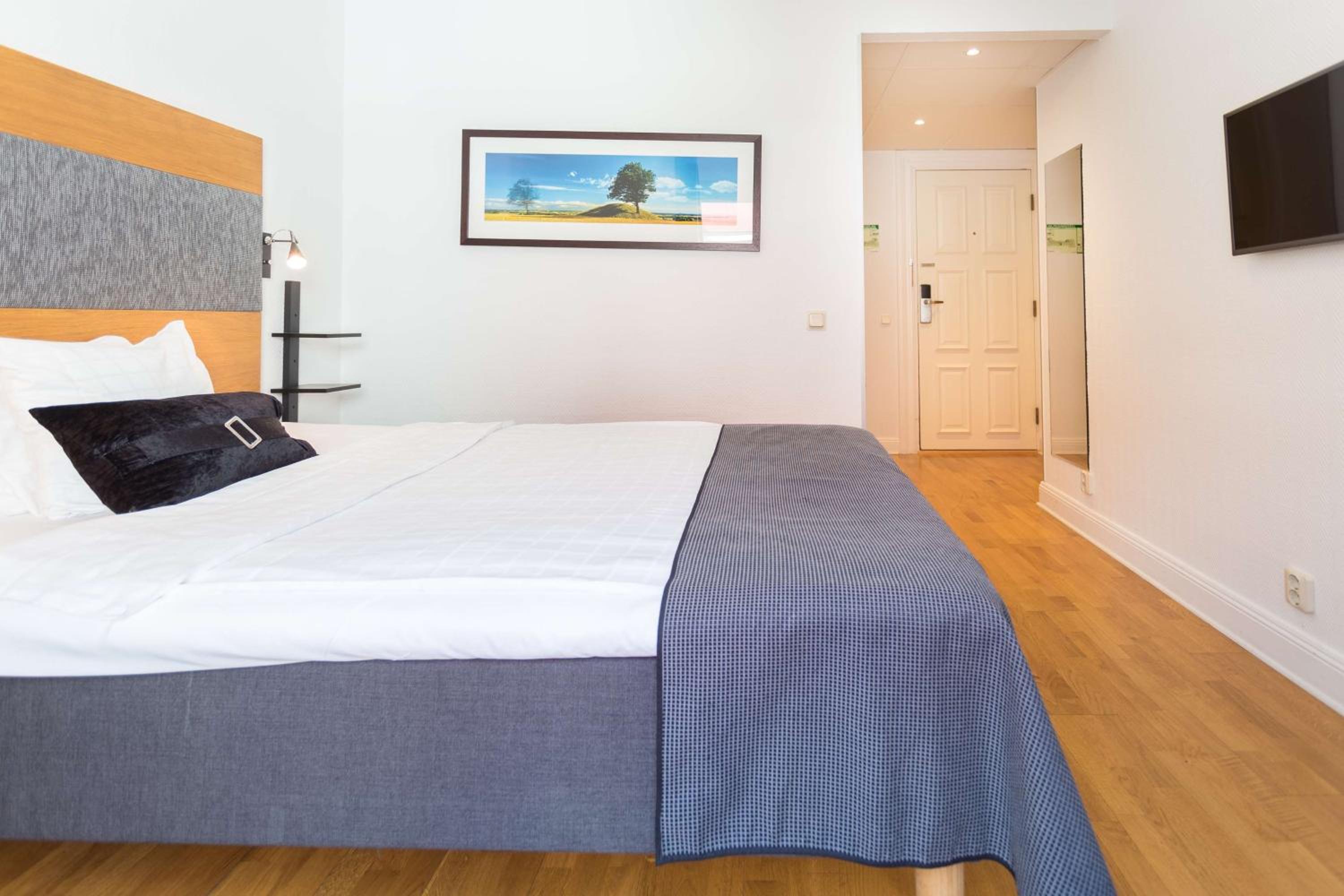 Standard Double Room - Photo 3