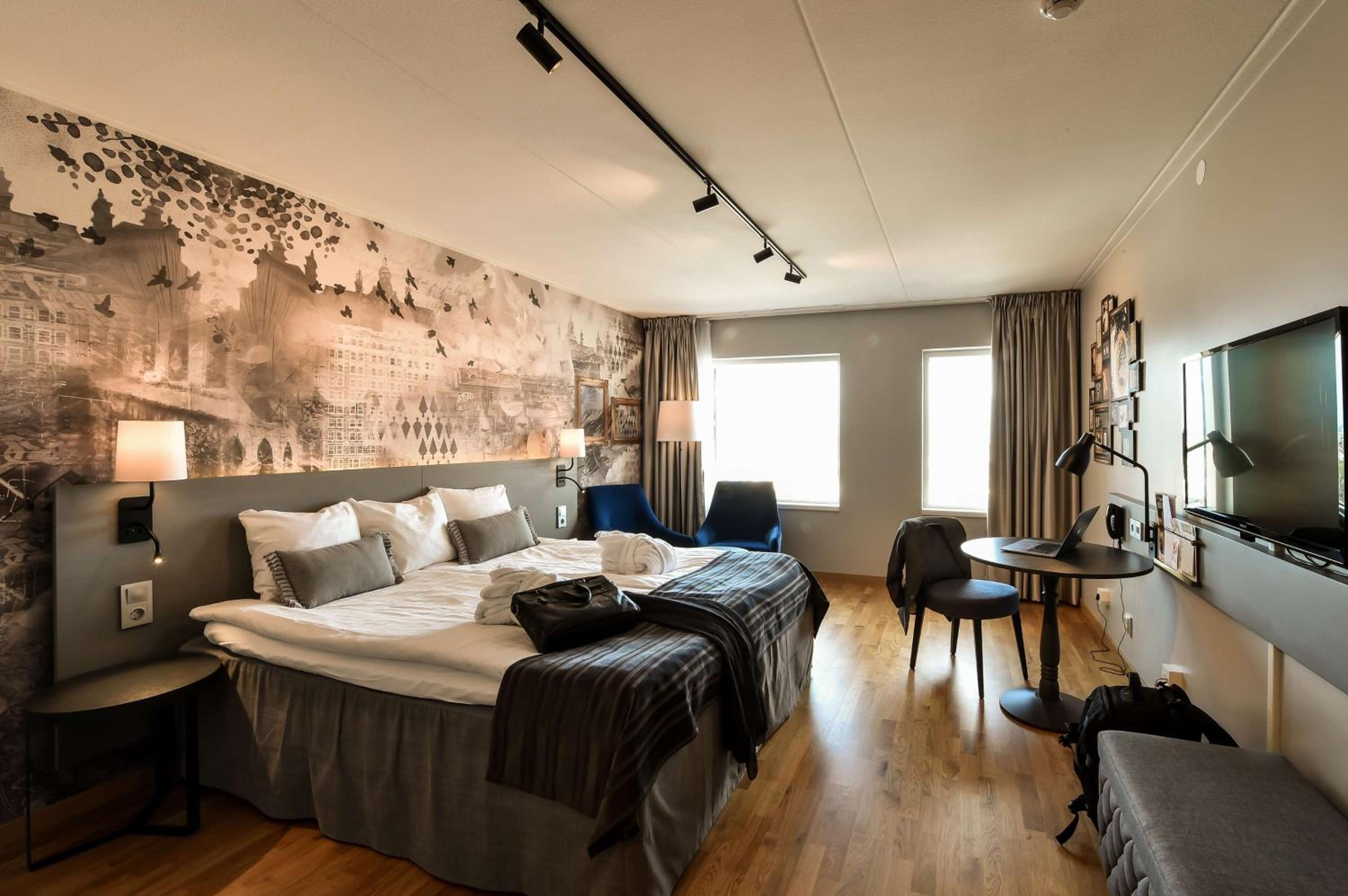 Superior King Room - Photo 3
