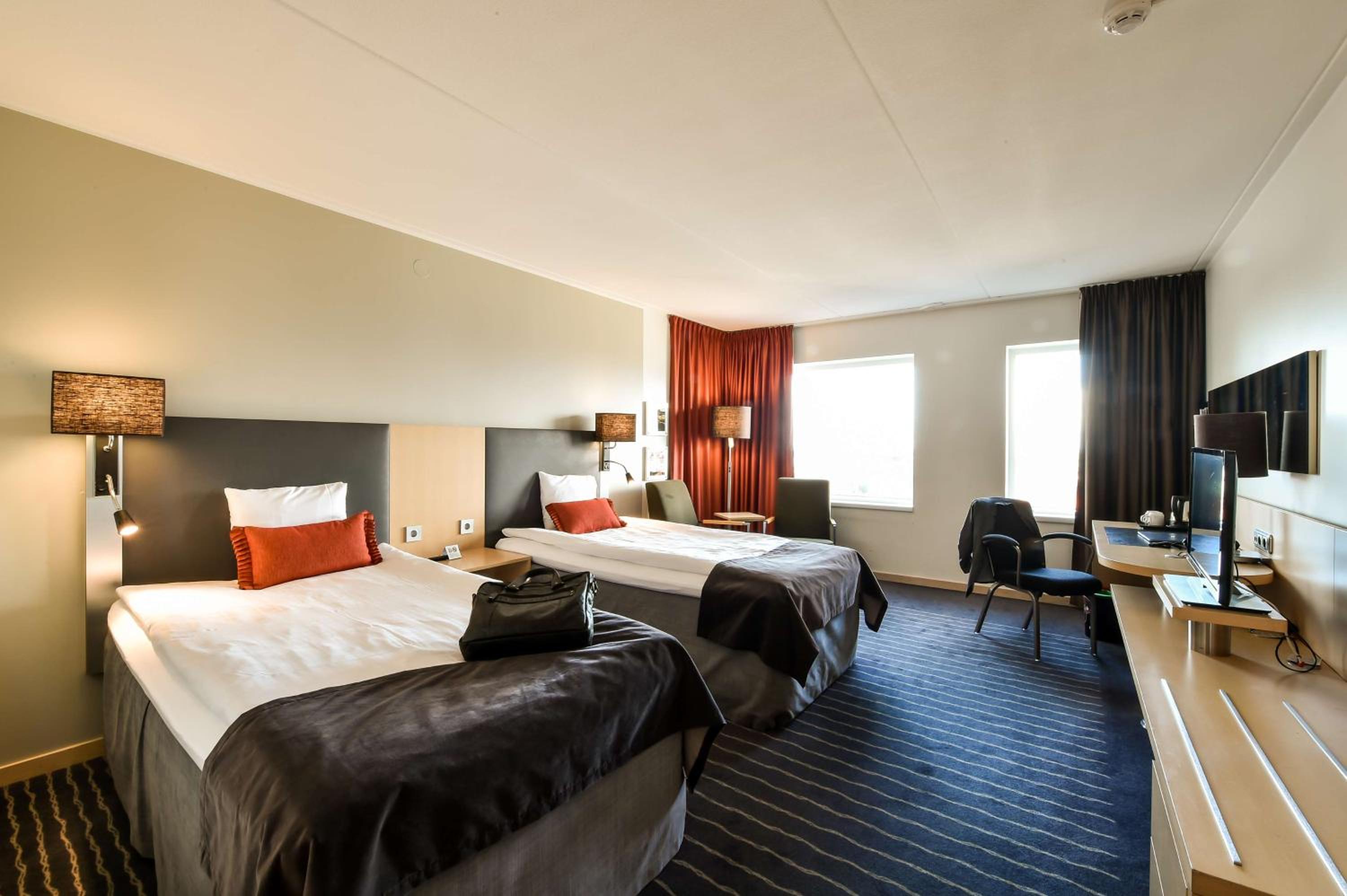 Twin Room - Photo 1