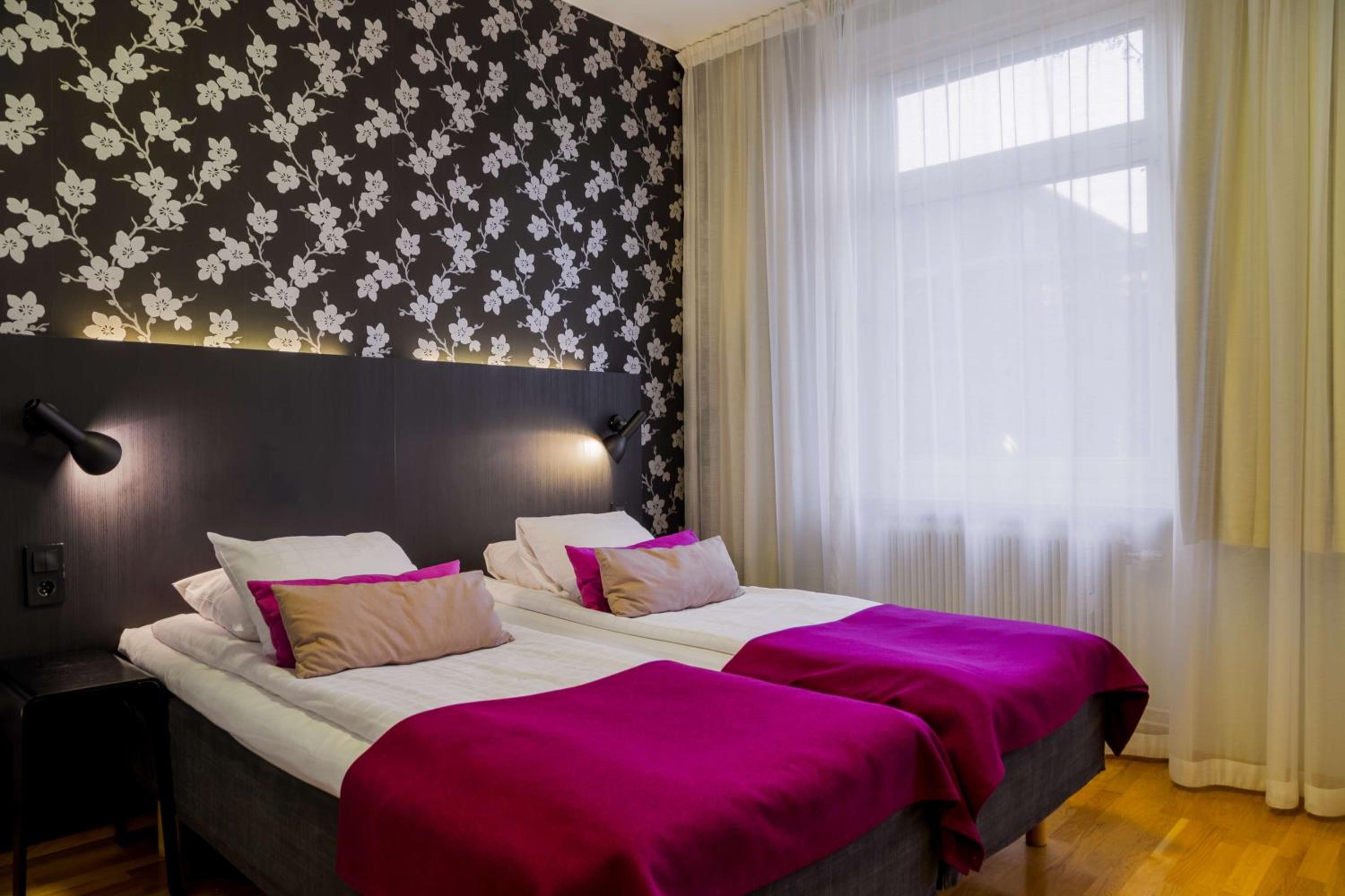 Double or Twin Room - Photo 2