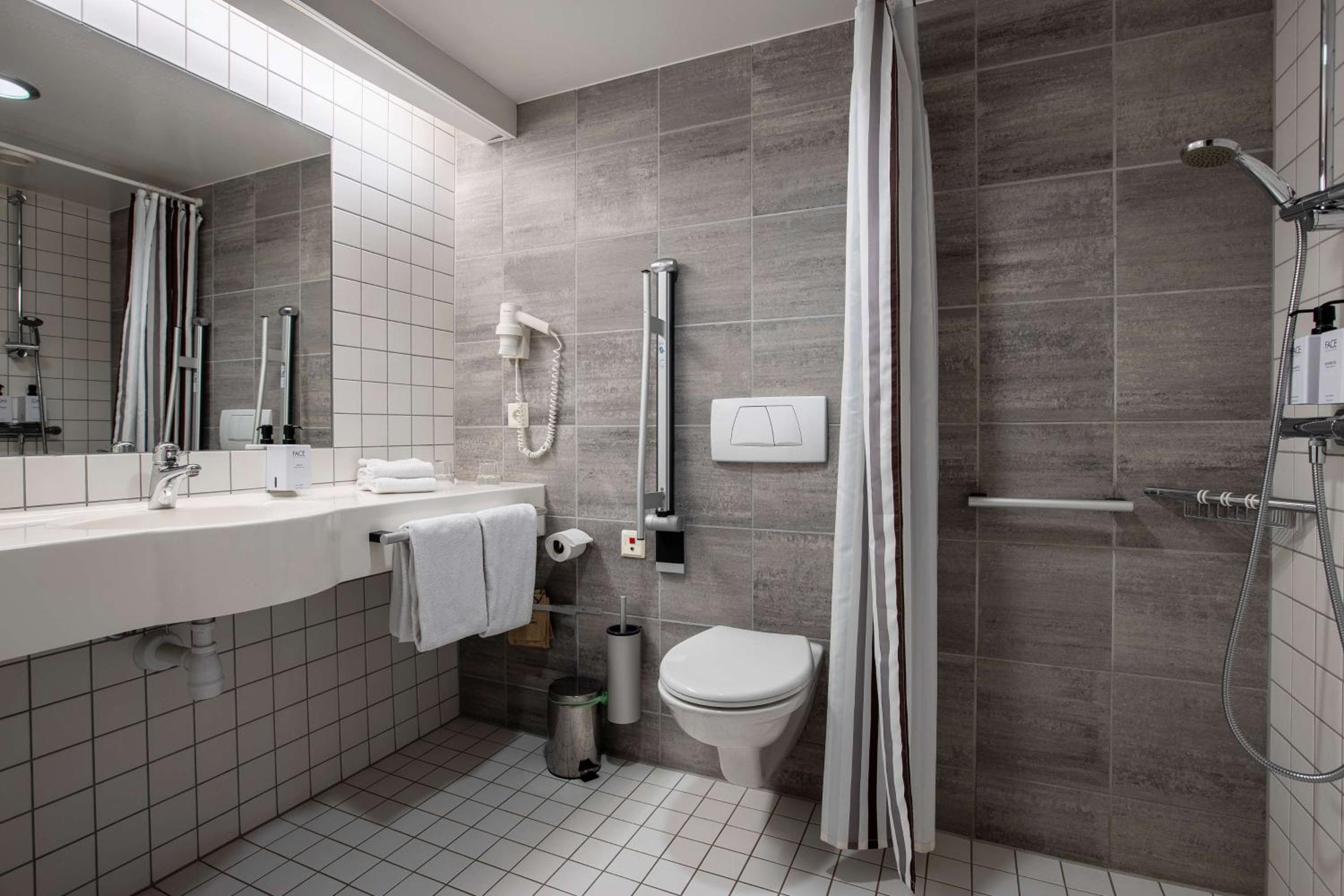 Standard Twin Room - Photo 4