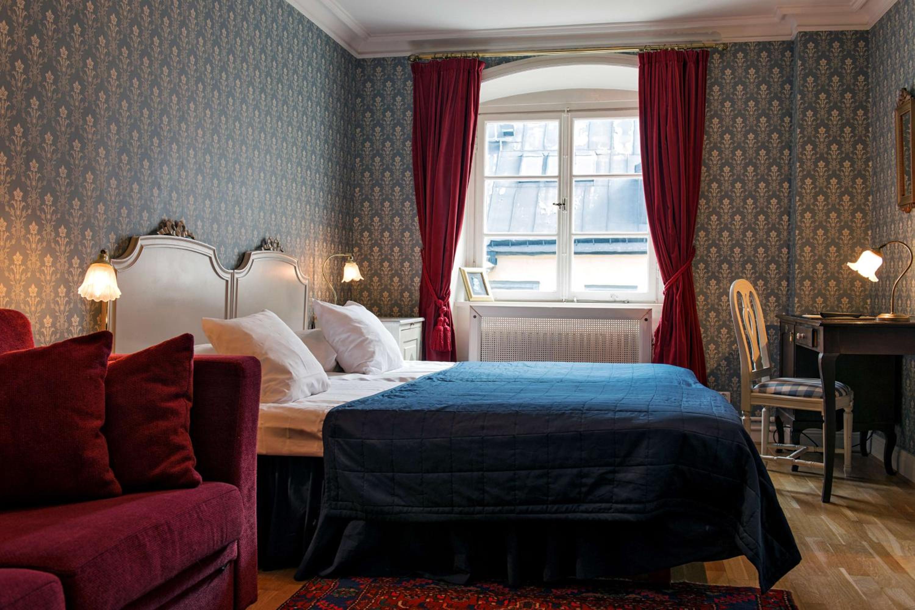 Standard Twin Room thumbnail 5
