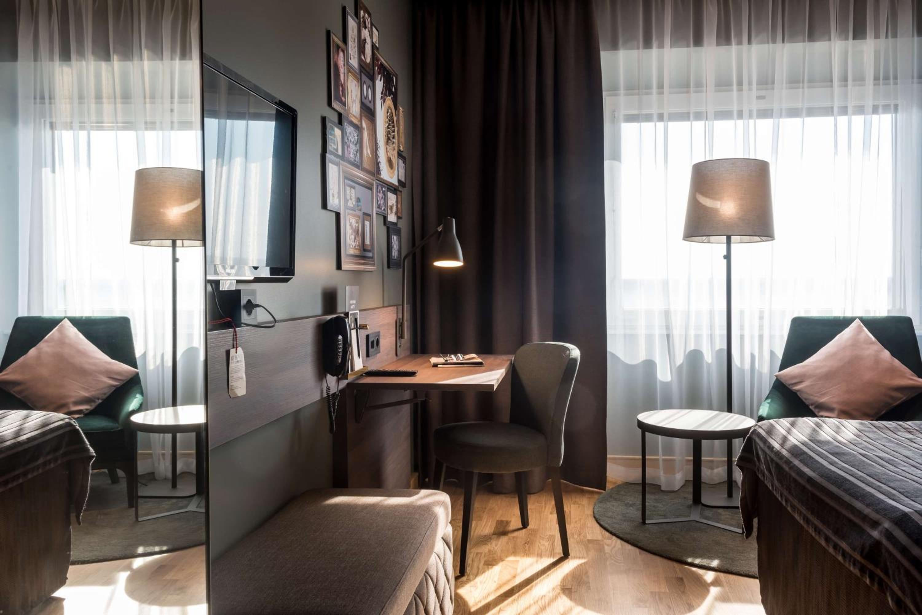 Standard Twin Room - Photo 7