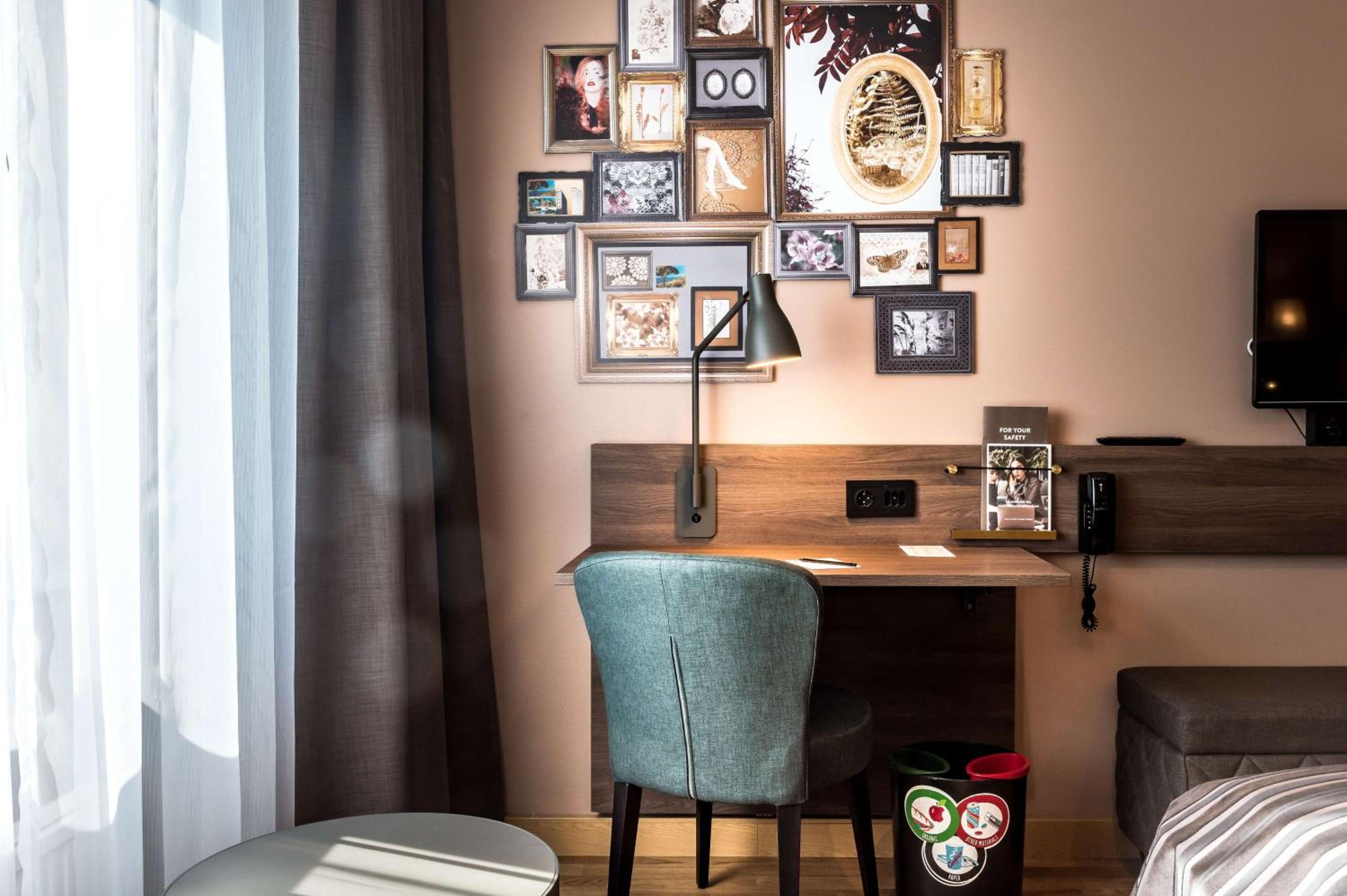 Standard Twin Room - Photo 5