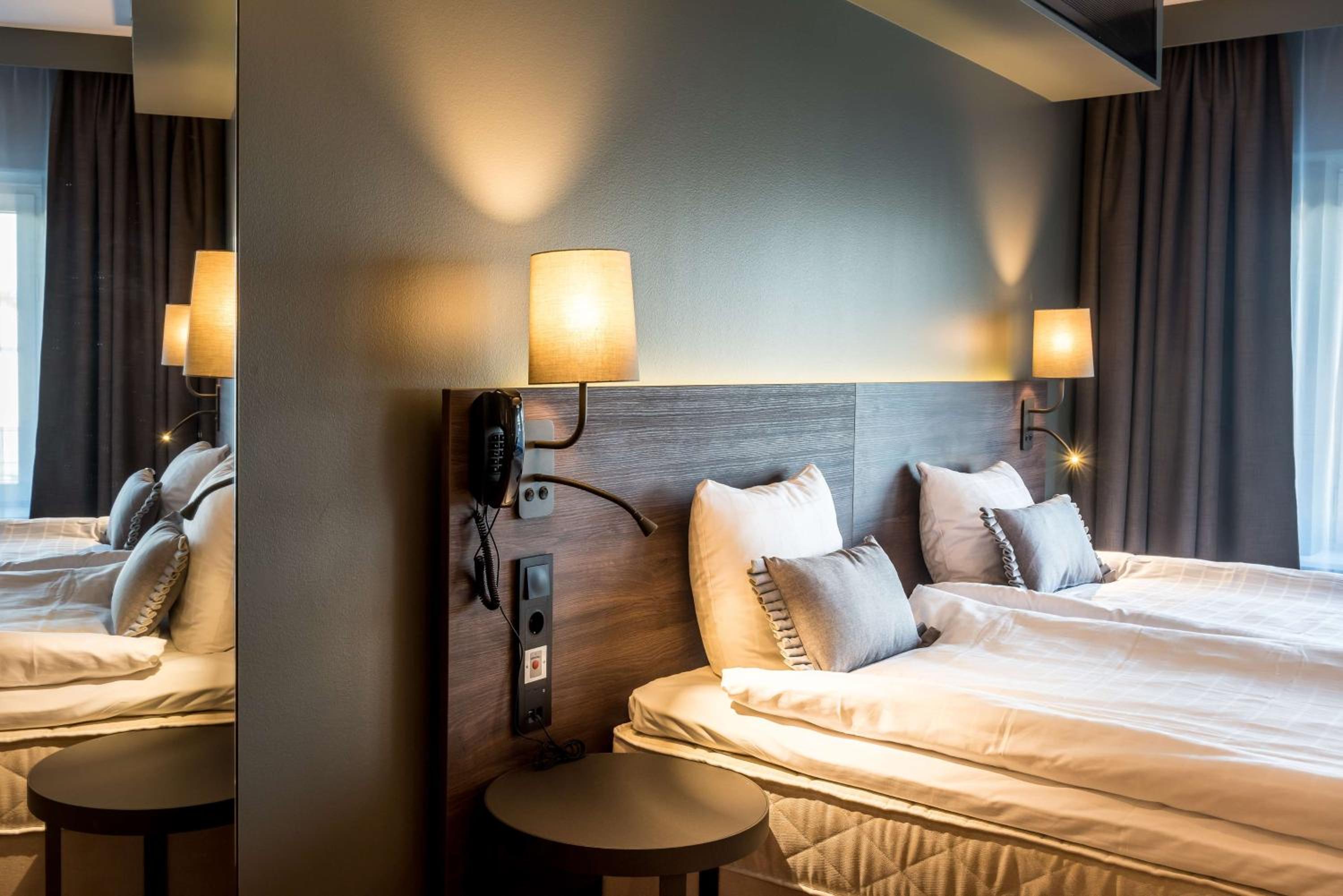 Standard Twin Room - Photo 3