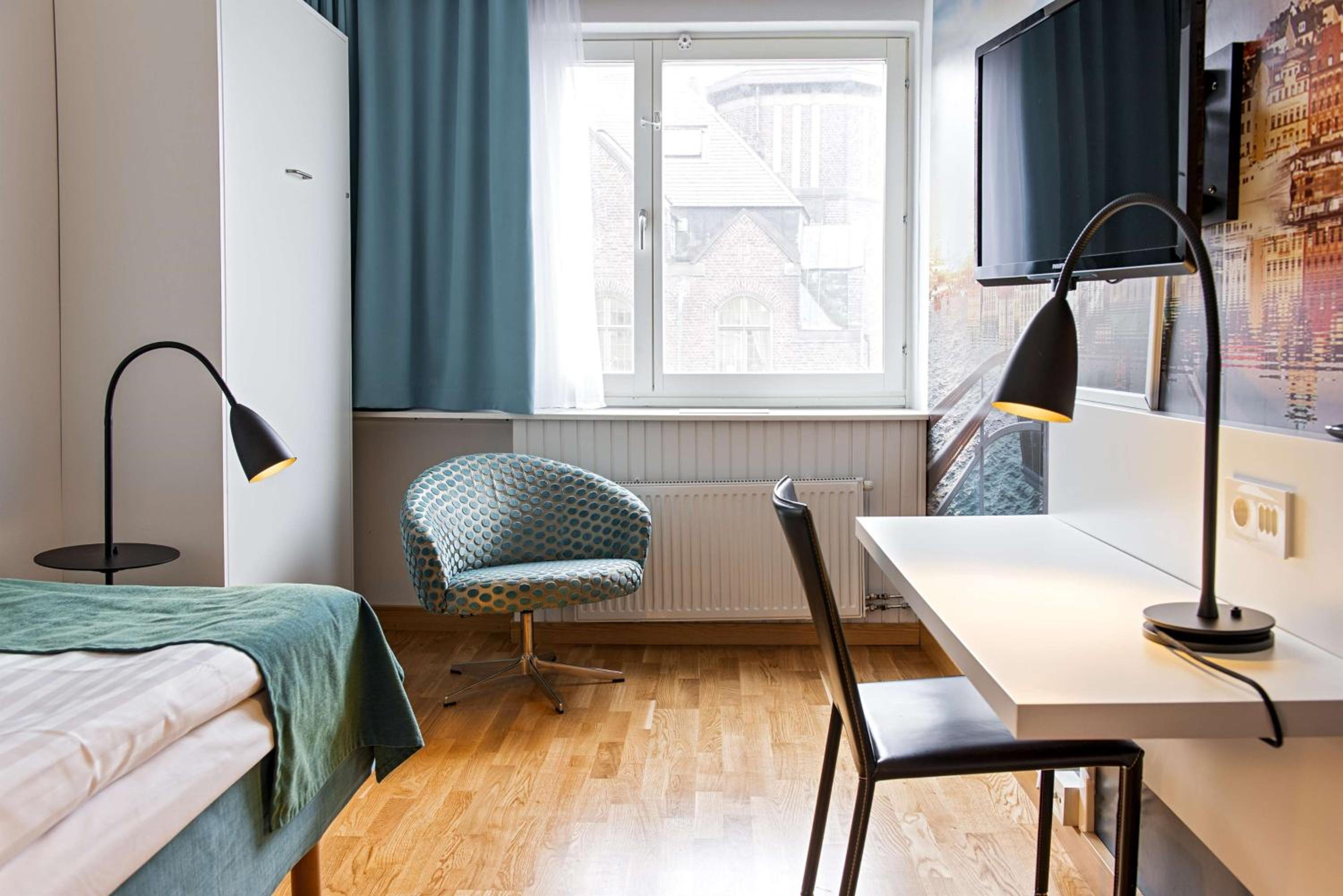 Standard Pullout Room - Photo 1