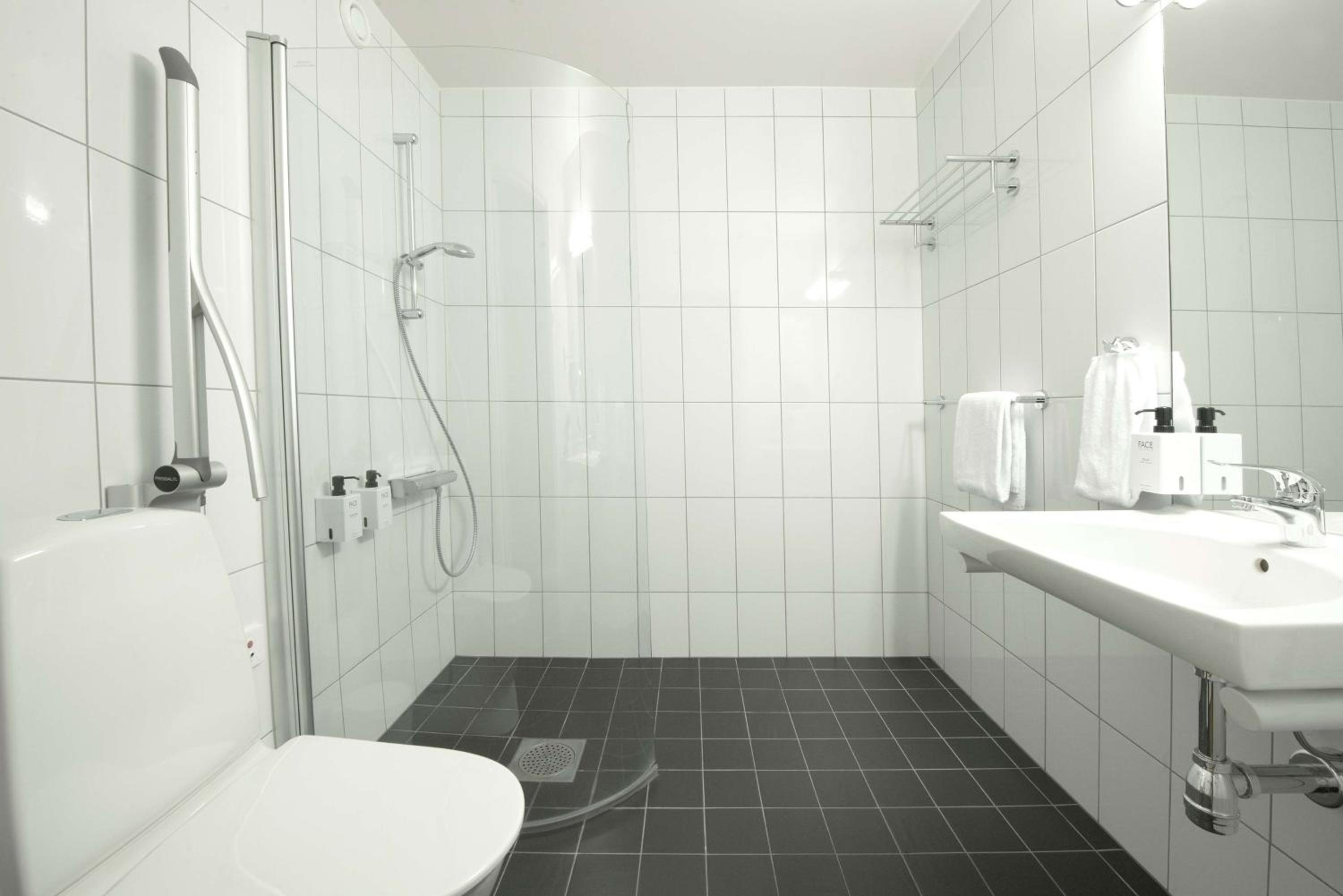 Twin Room - Photo 5