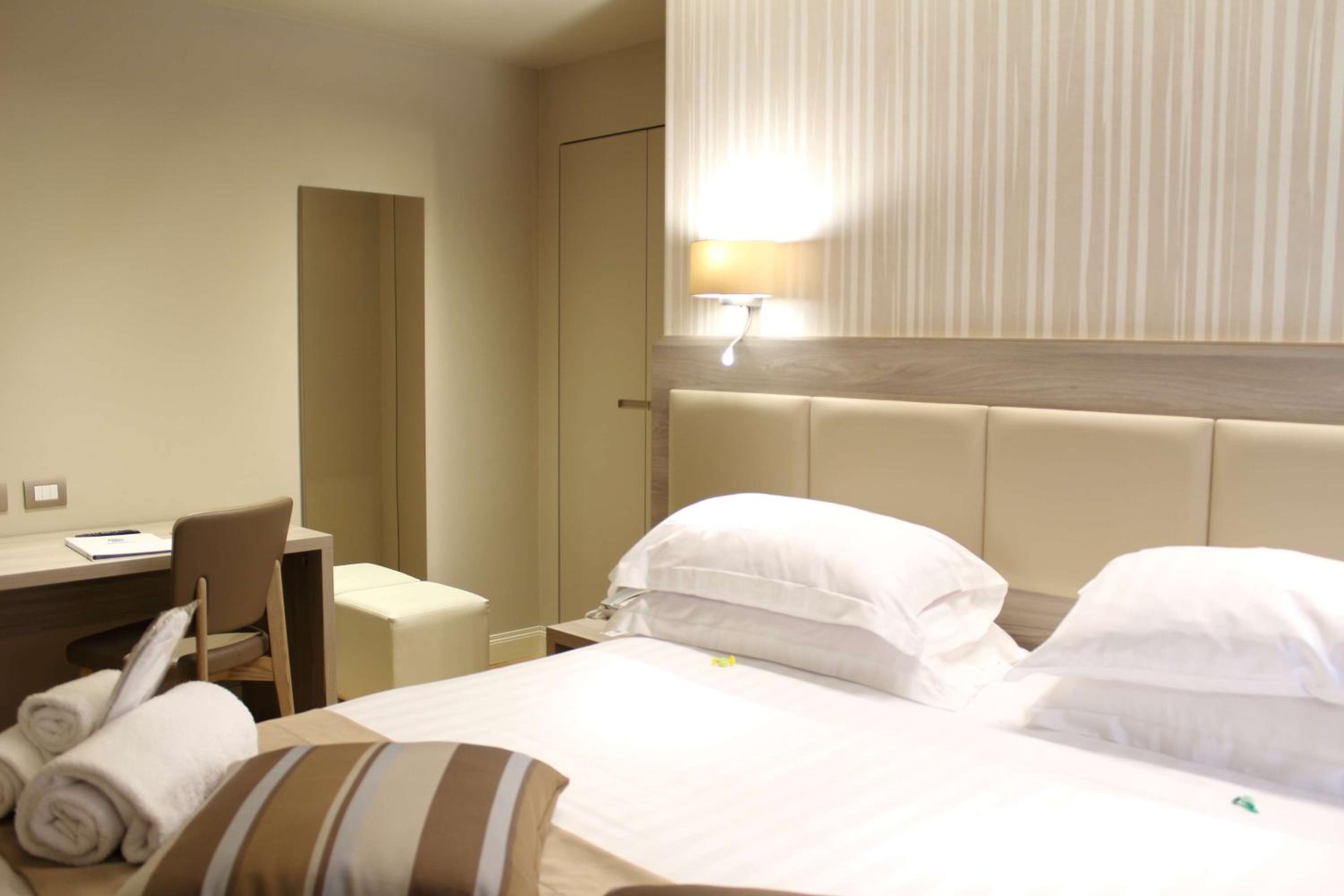 Comfort King Room - Photo 11