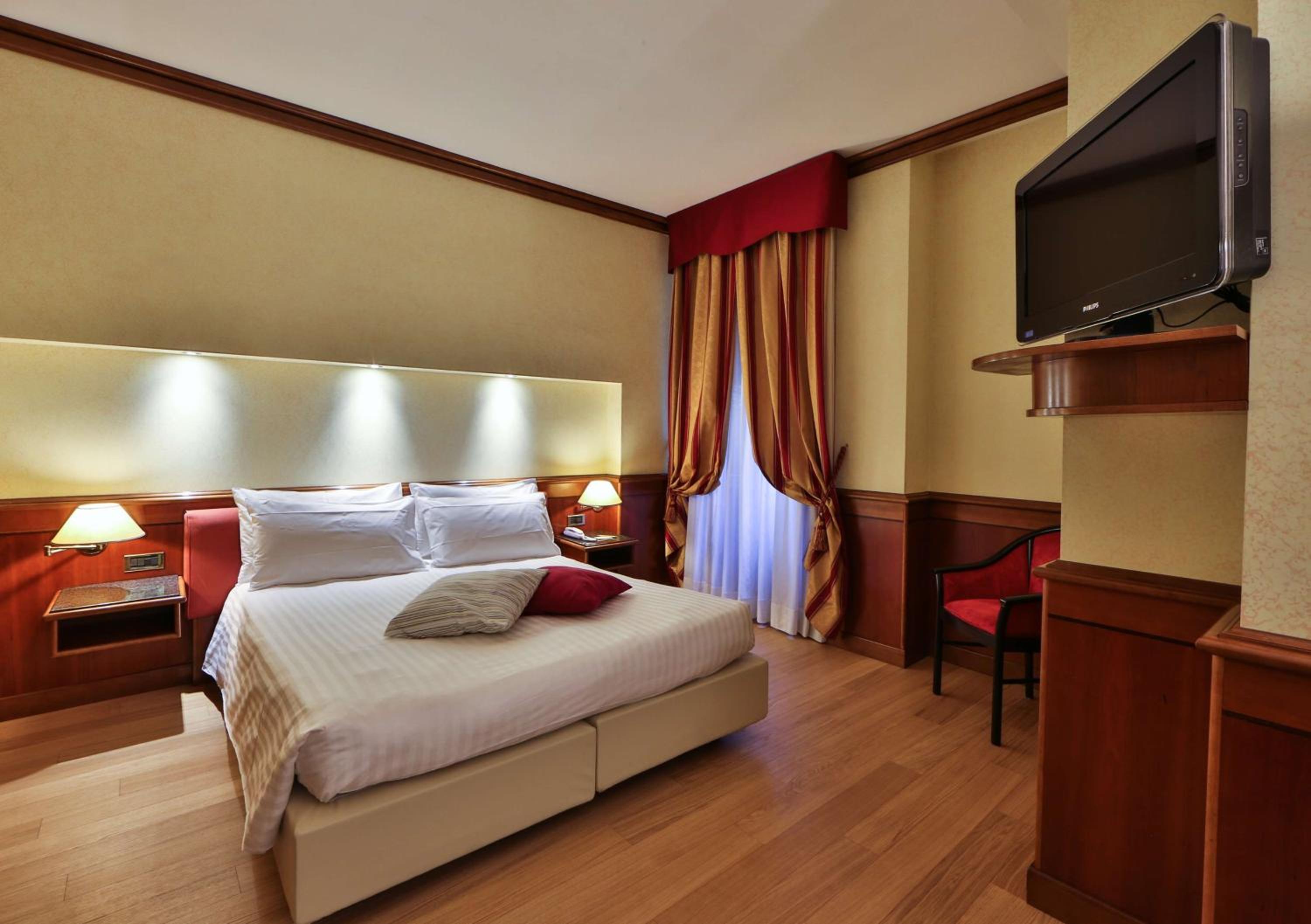 Standard Queen Room - Photo 6