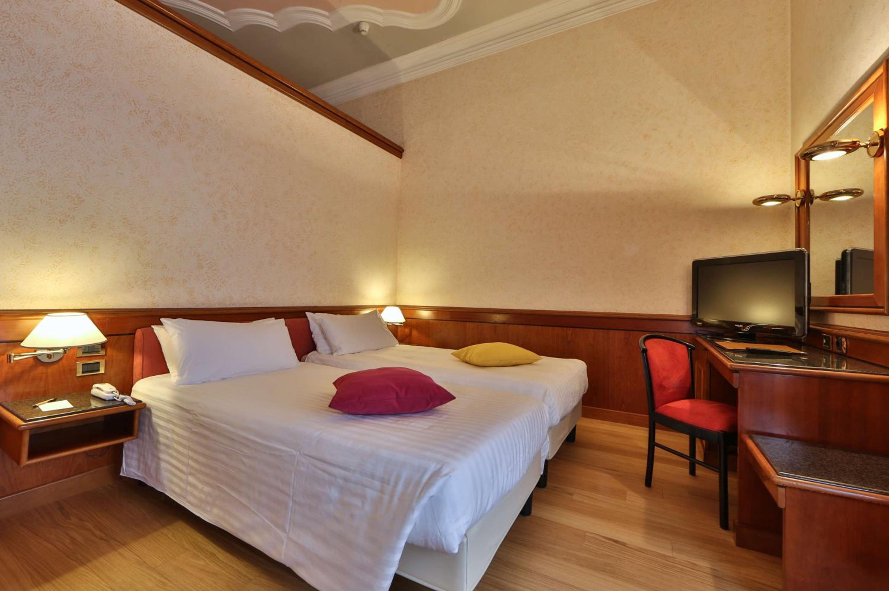 Standard Triple Room - Photo 6