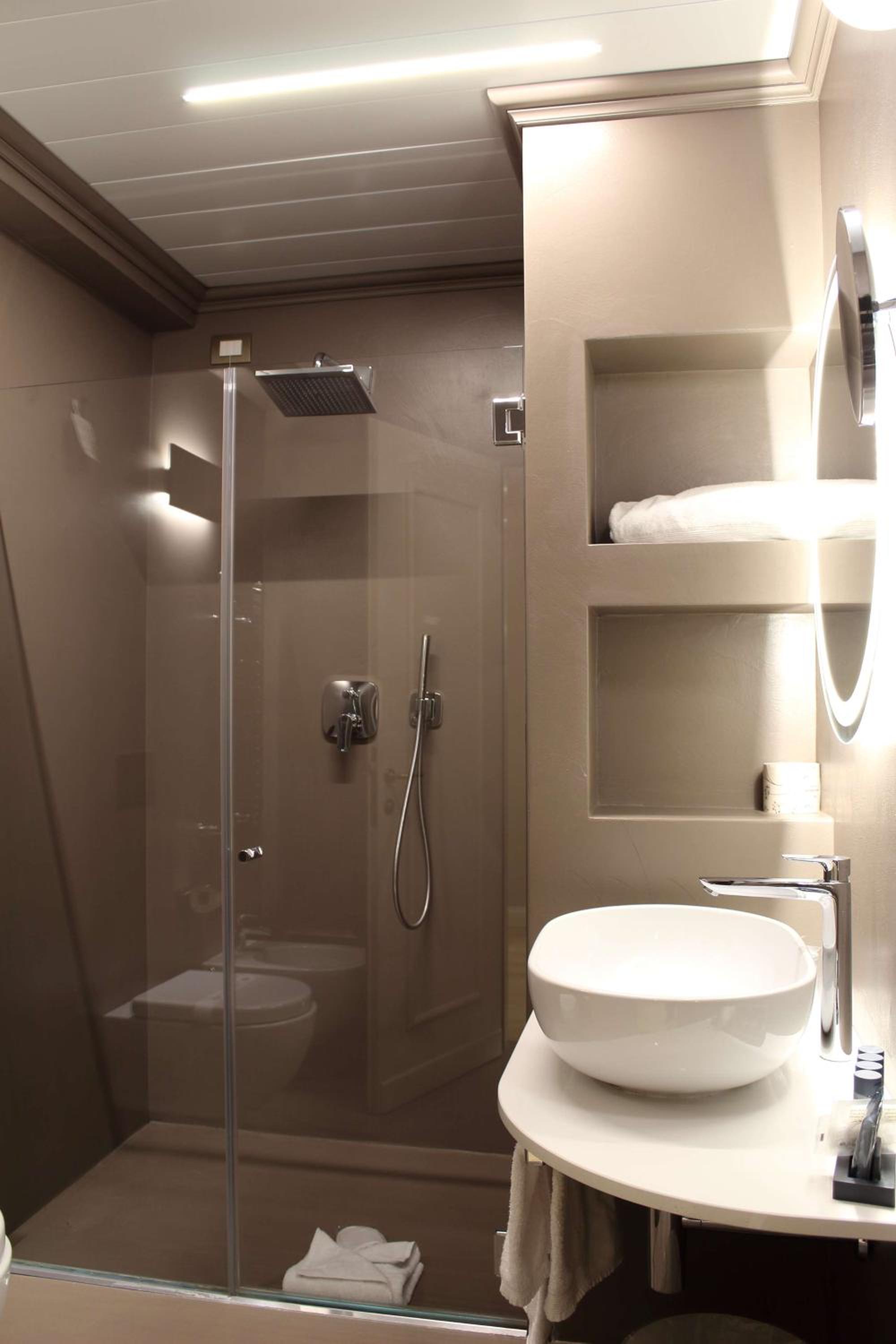 Comfort Quadruple Room - Photo 18