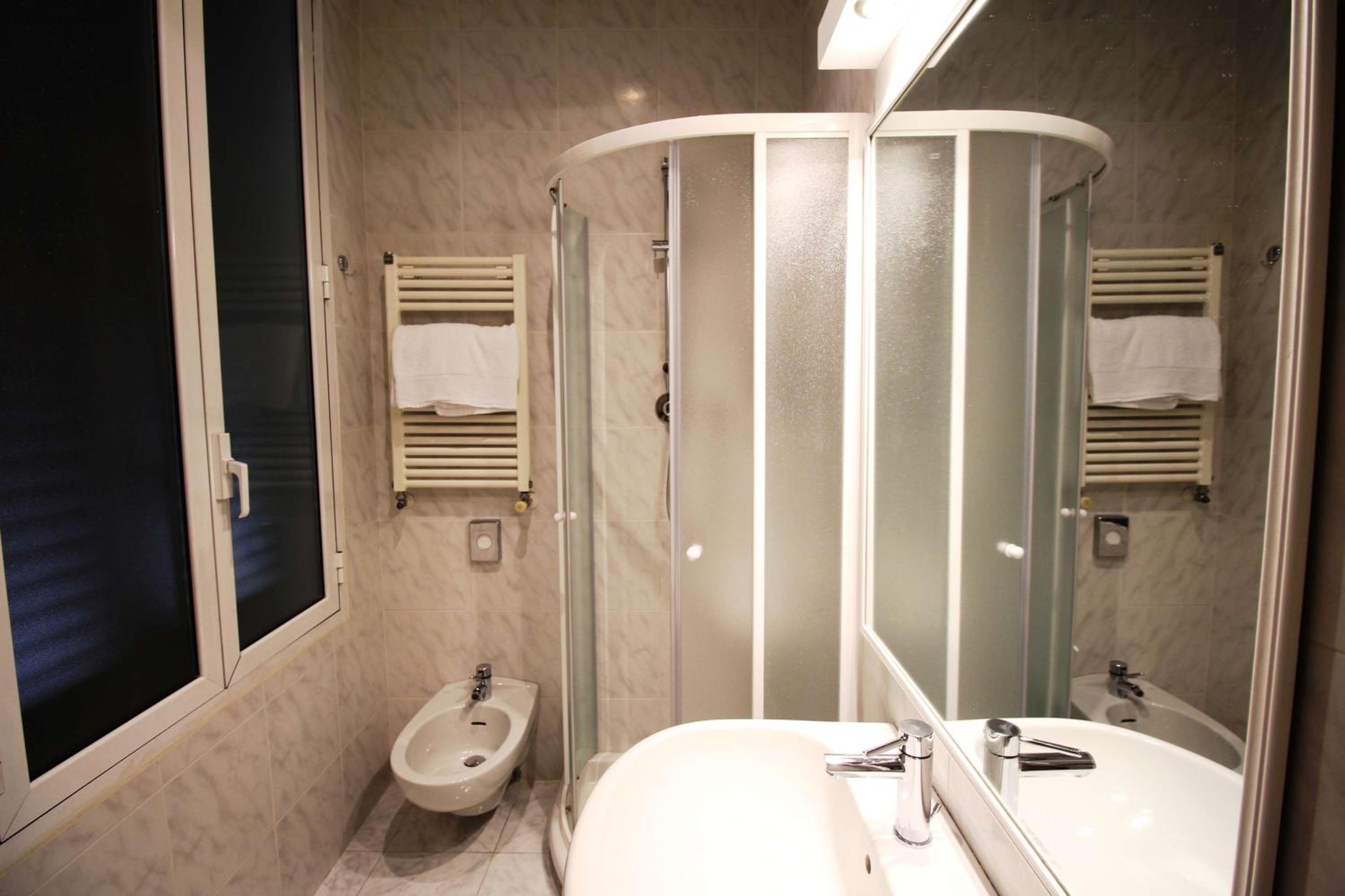Standard Triple Room - Photo 3
