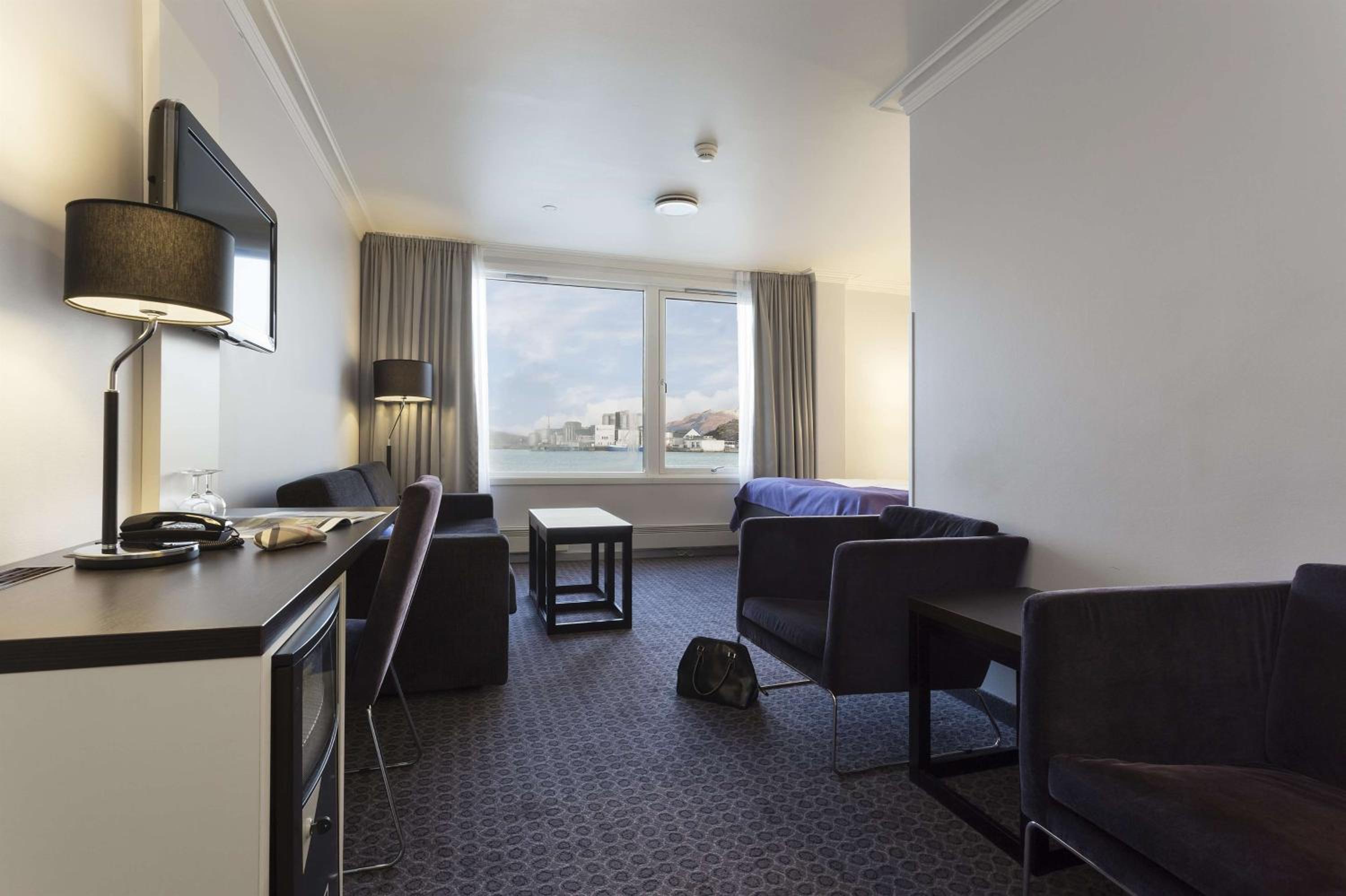 Superior King Room photo 2