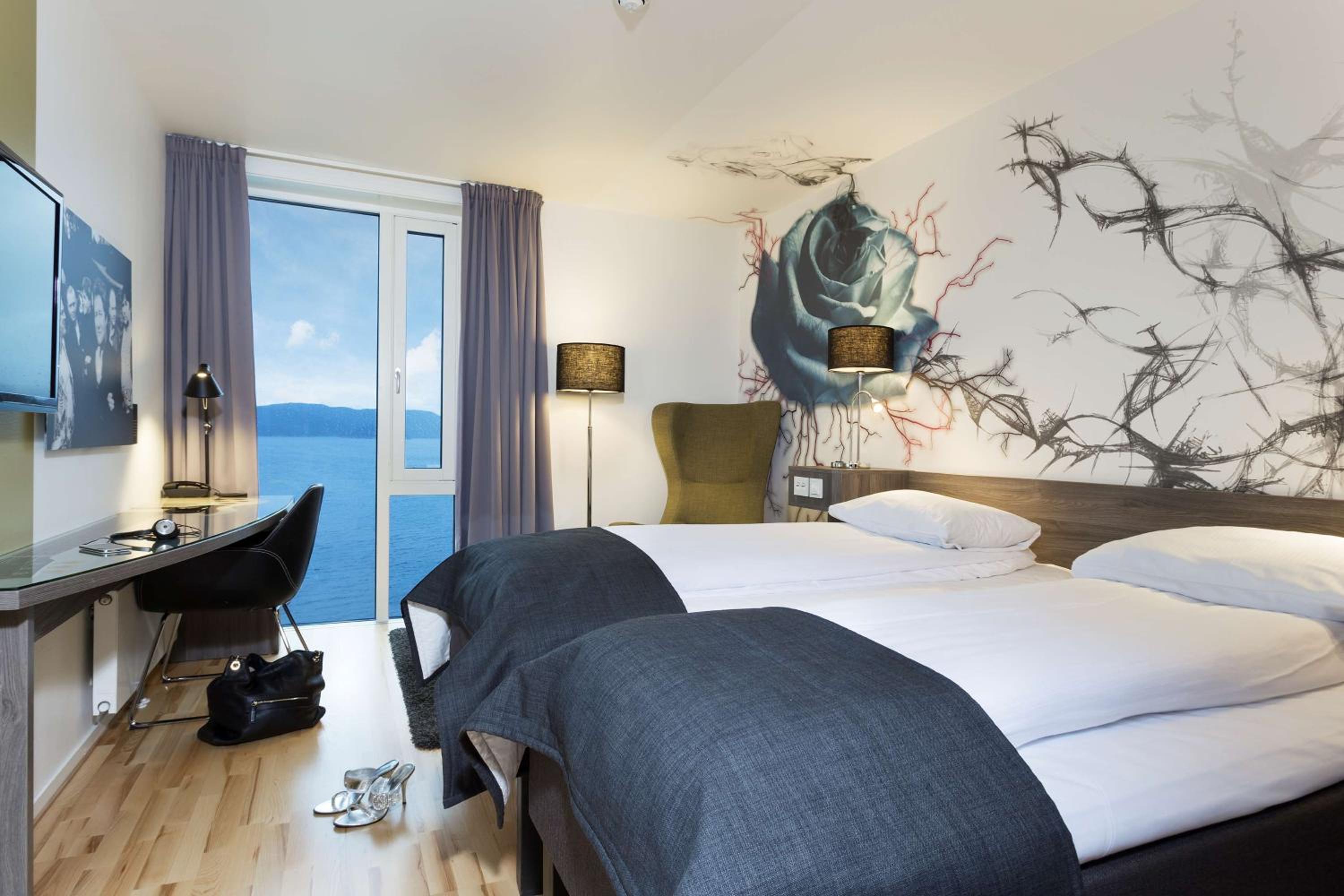 Standard Twin Room - Photo 3