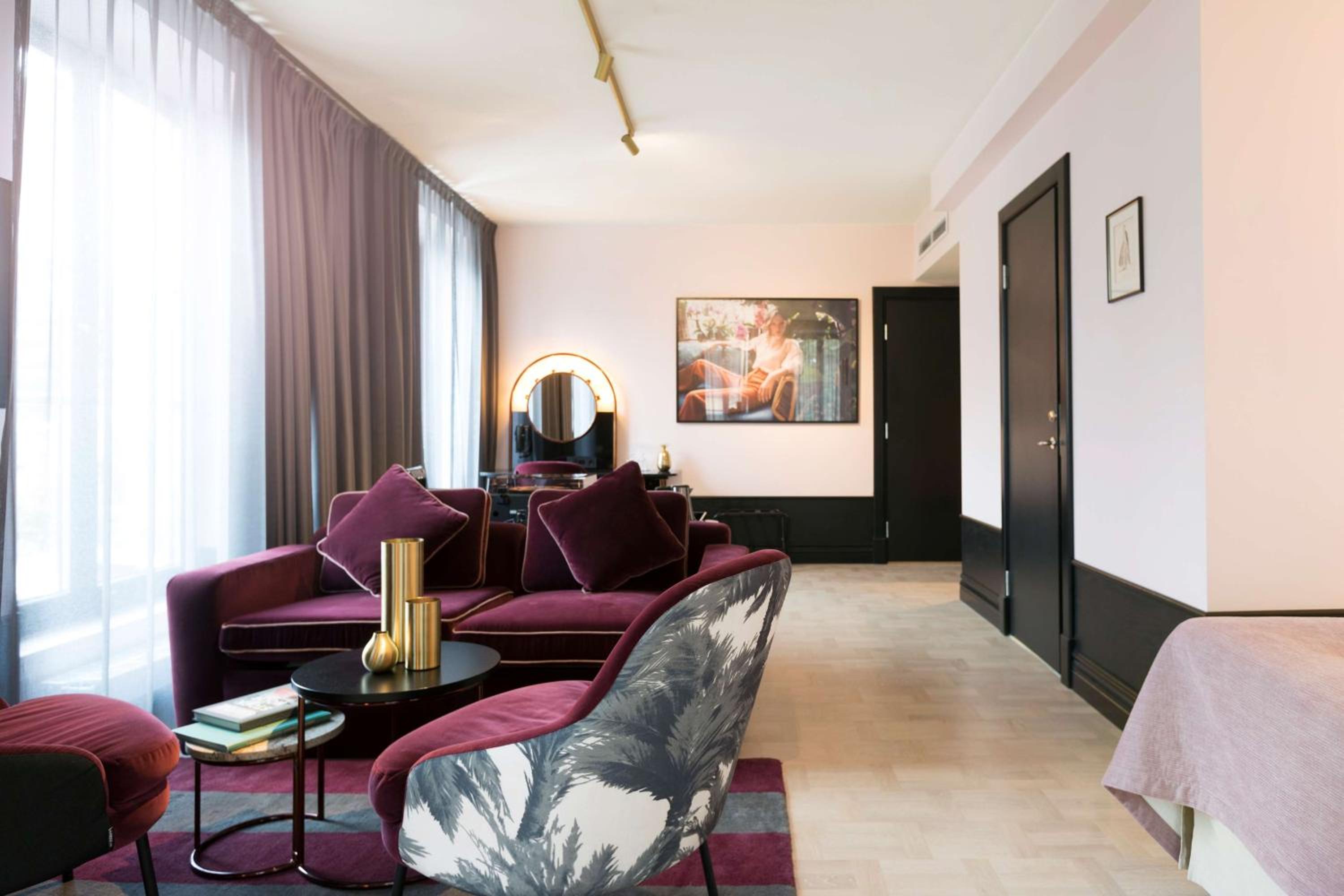 Junior Suite with City View