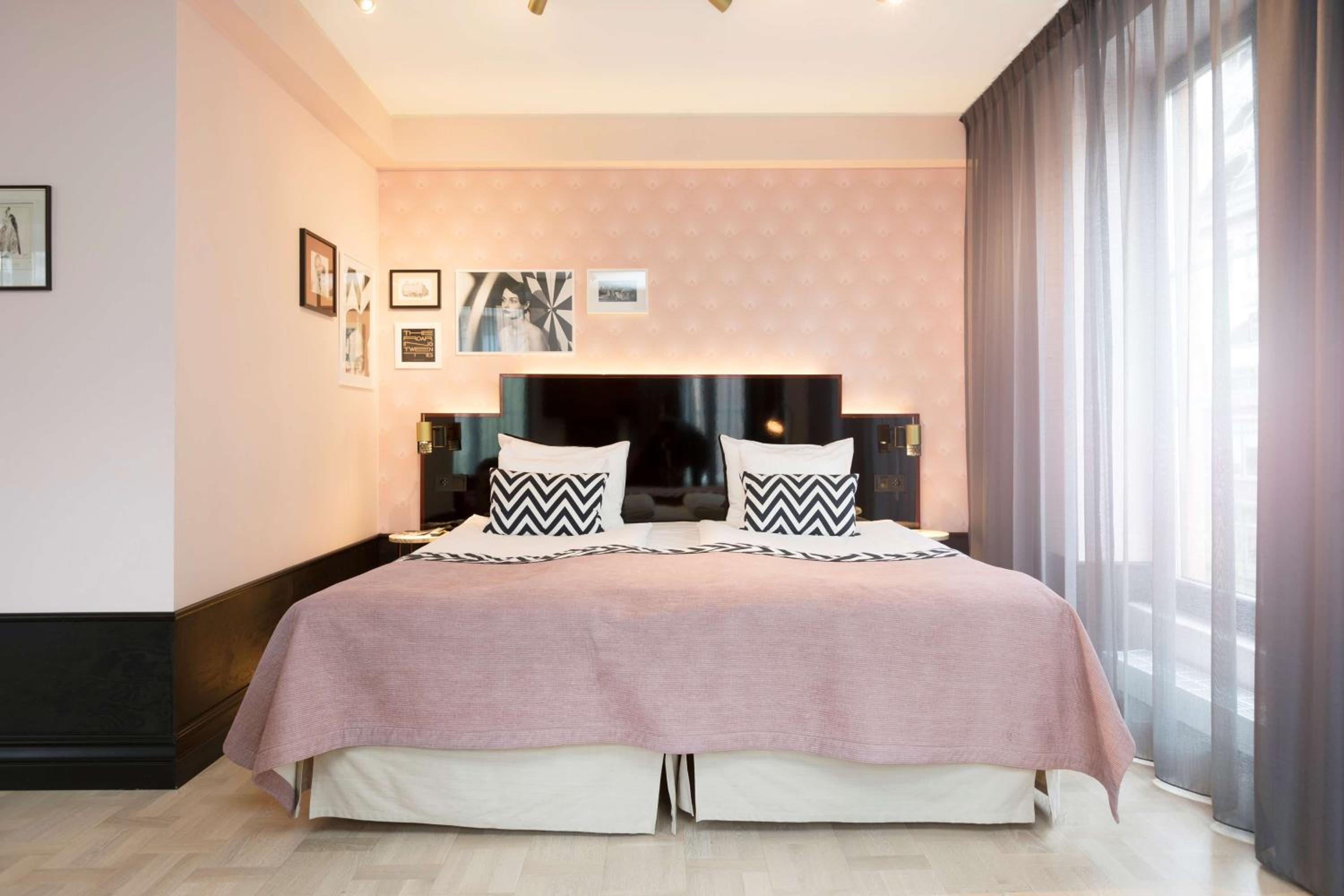 Junior Suite with City View
