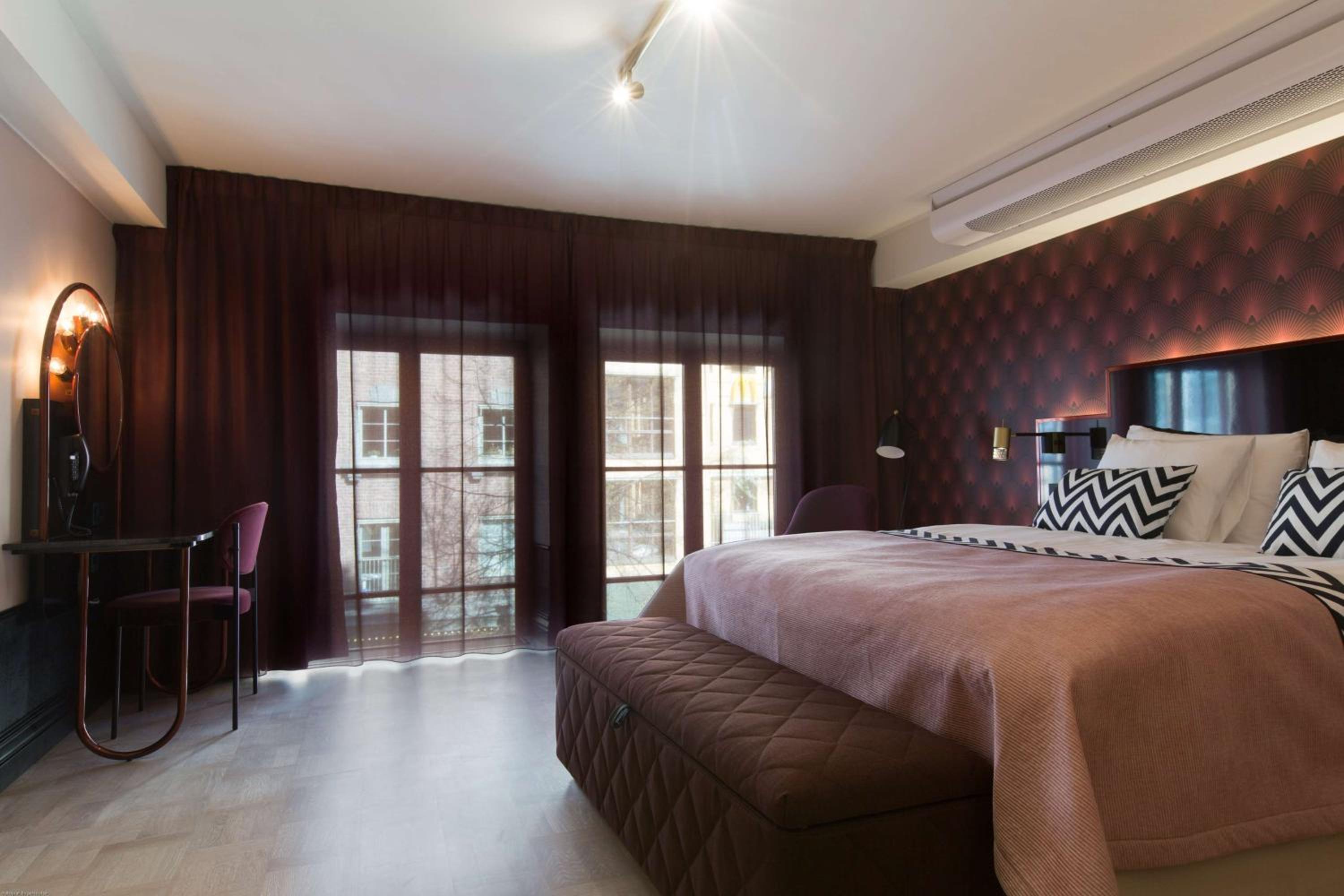 Large Twin Room