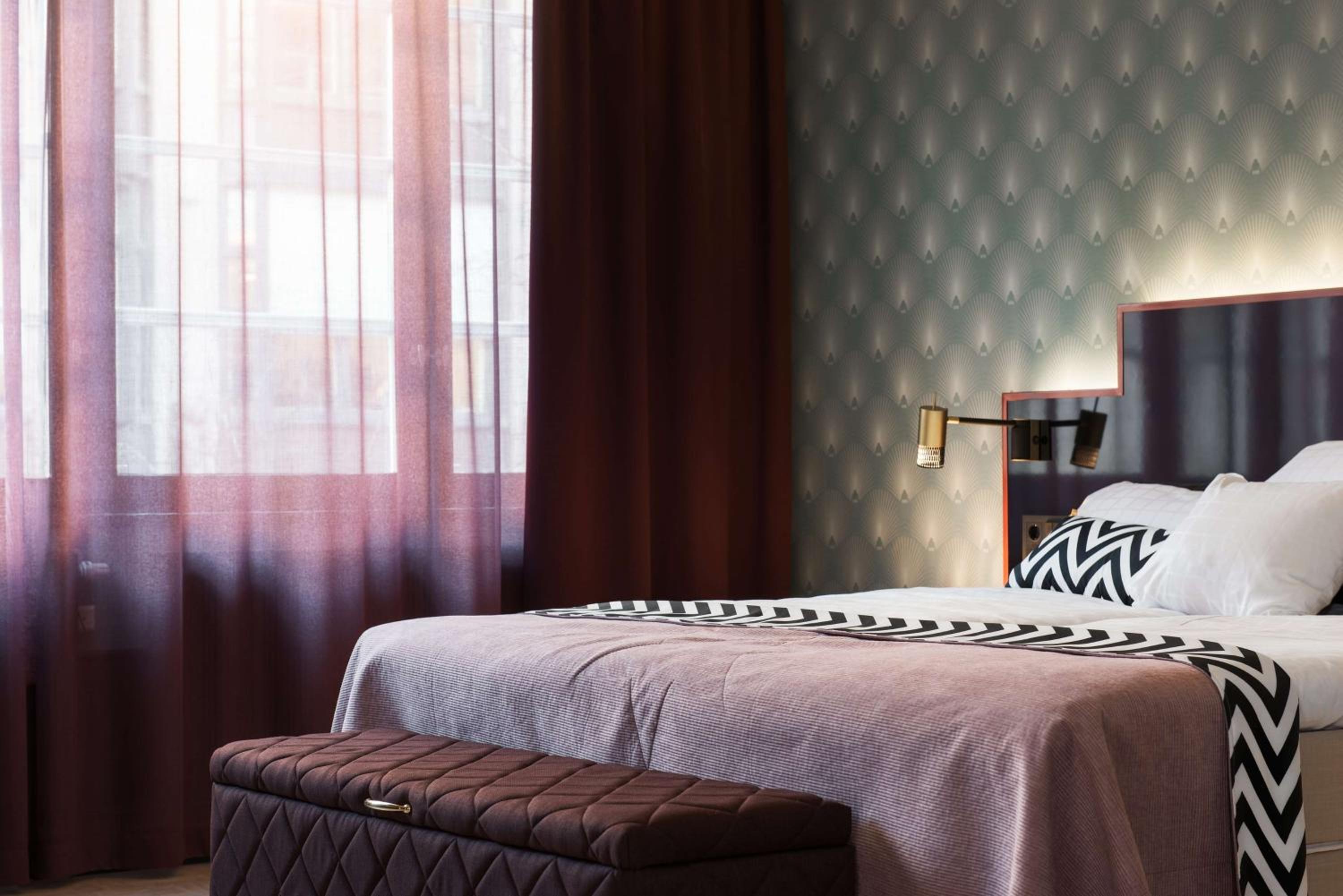Classic Double Room without Window thumbnail 6