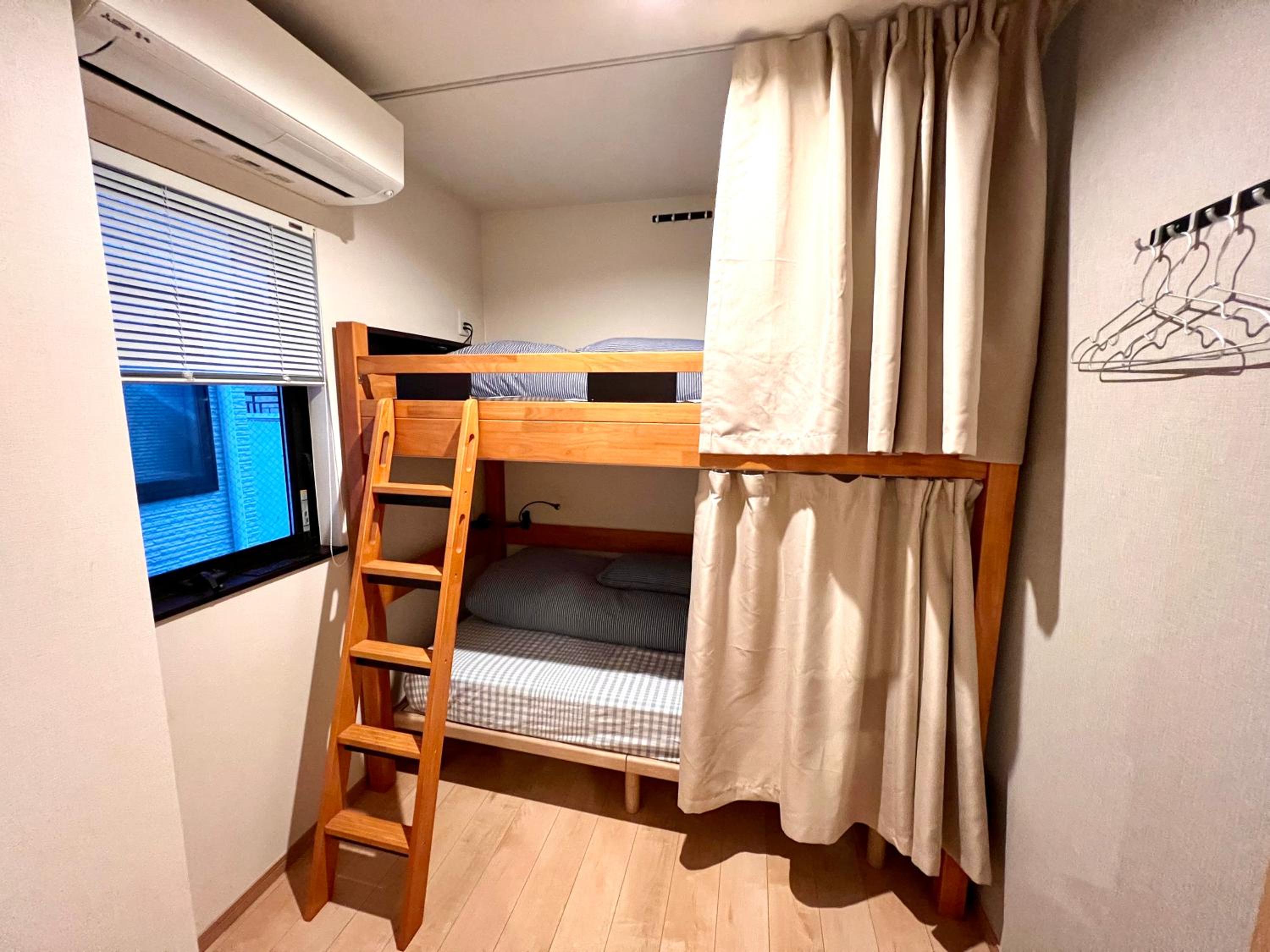 Bed in 4-Bed Female Dormitory Room photo 2