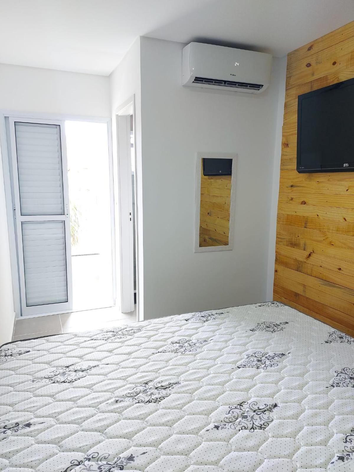 Two-Bedroom Apartment - Photo 8
