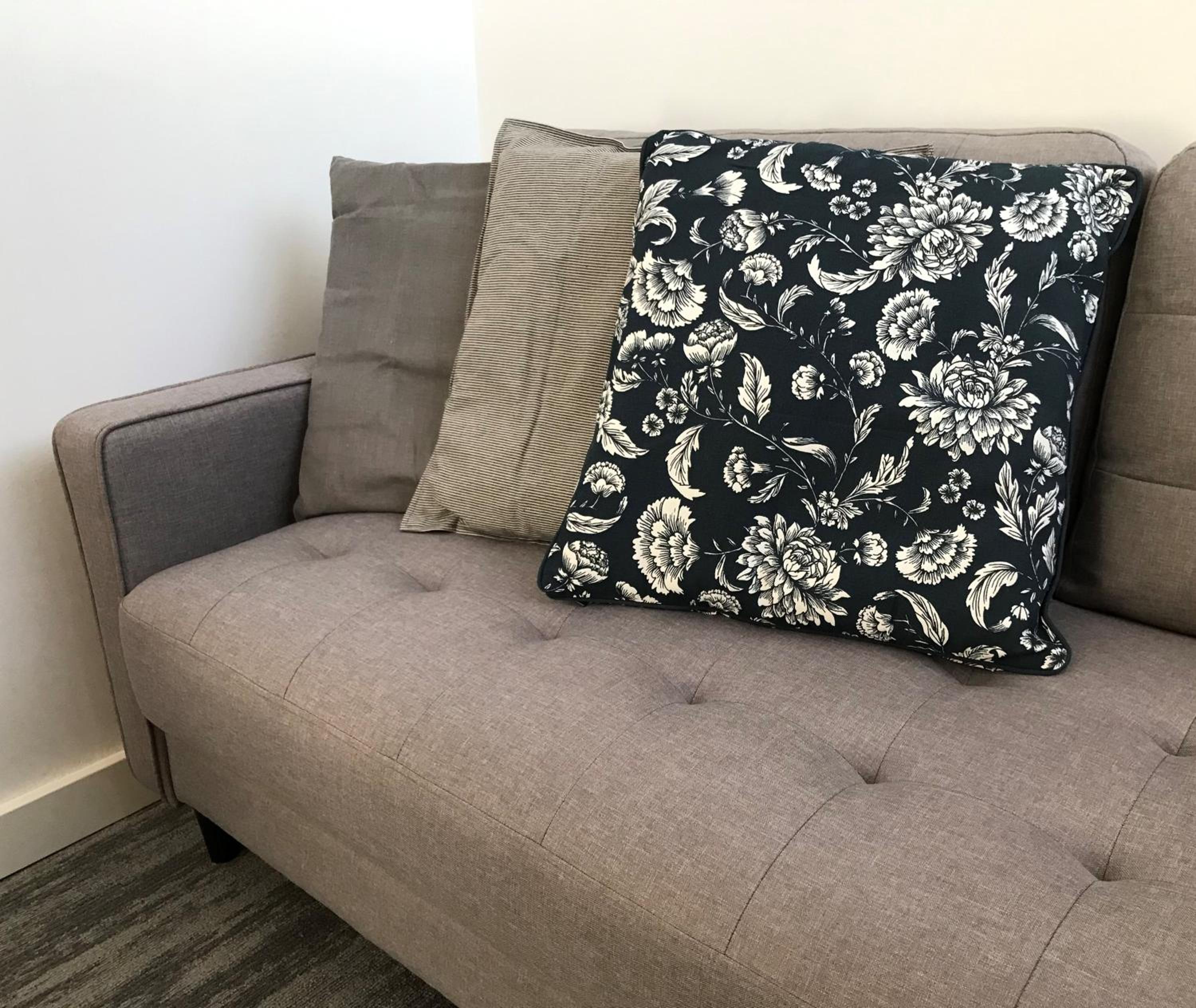 Premier King Room - Non Pet Friendly - Photo 3