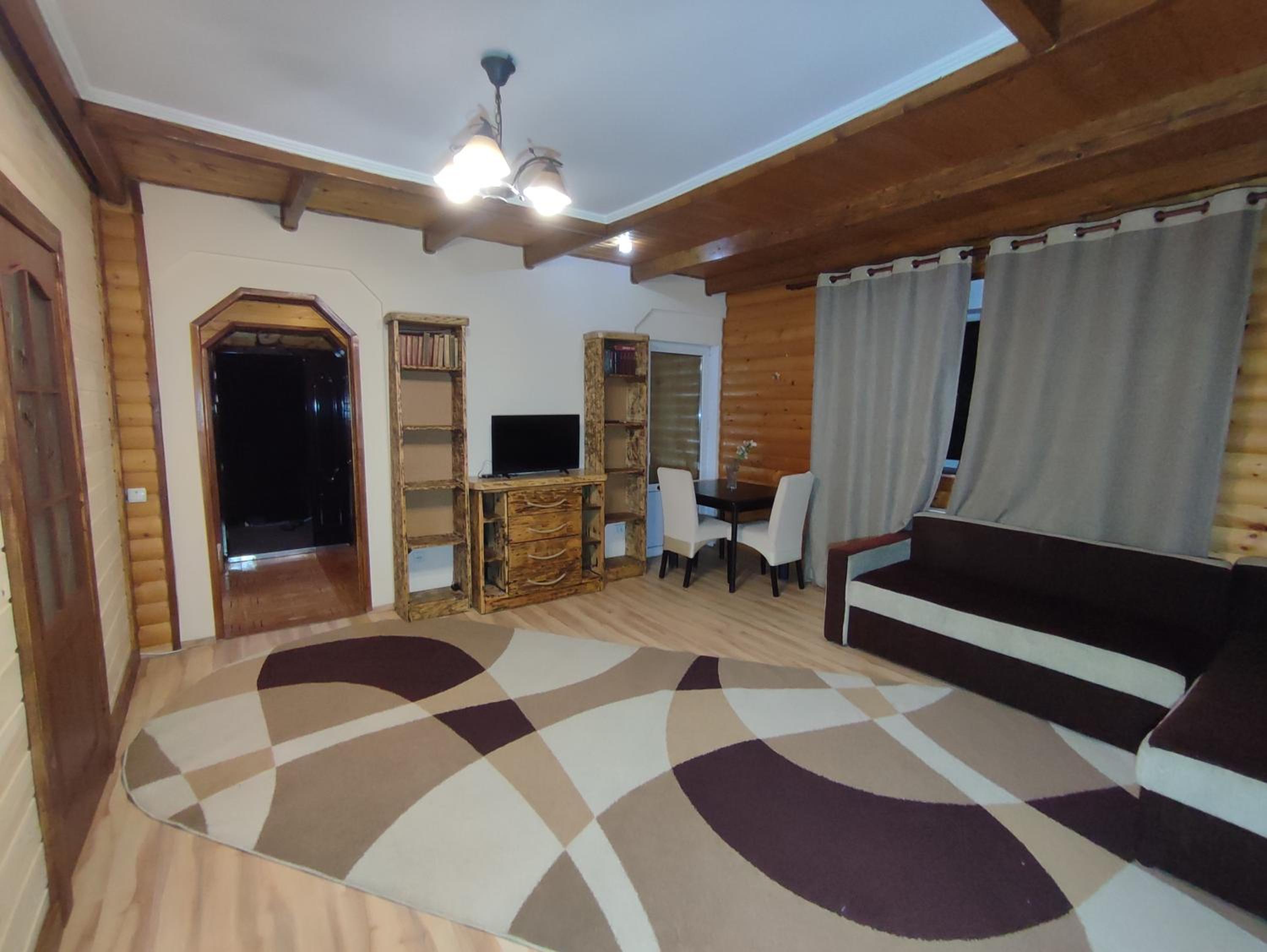 Family Room with Private Bathroom photo 3