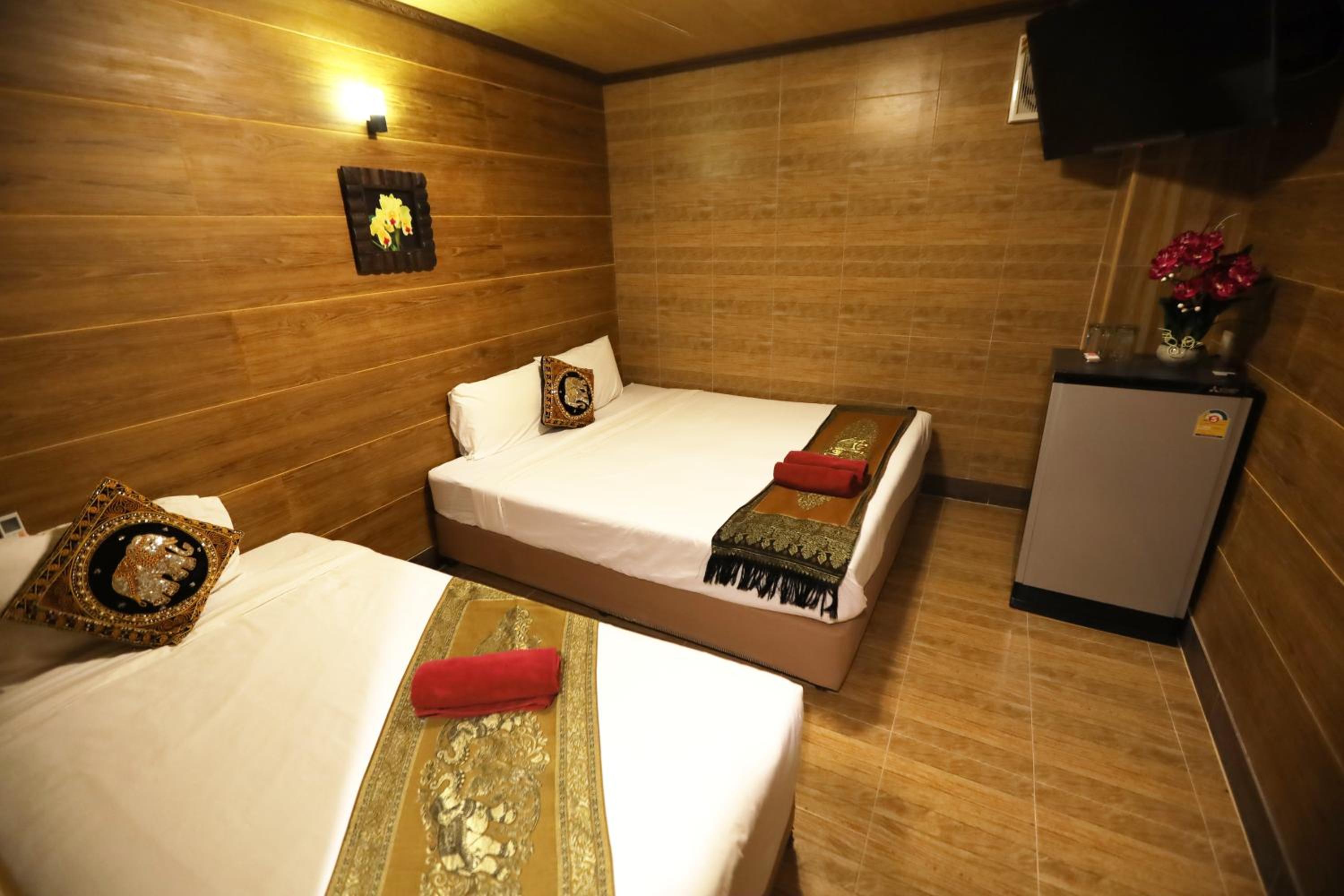 Standard Triple Room (No Window) photo 2