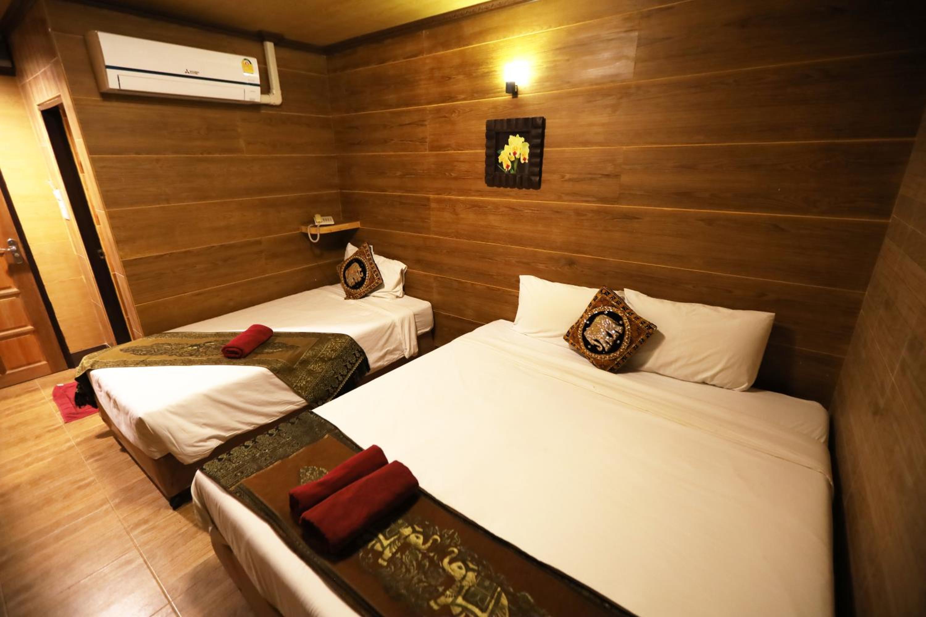 Standard Triple Room (No Window) photo 3