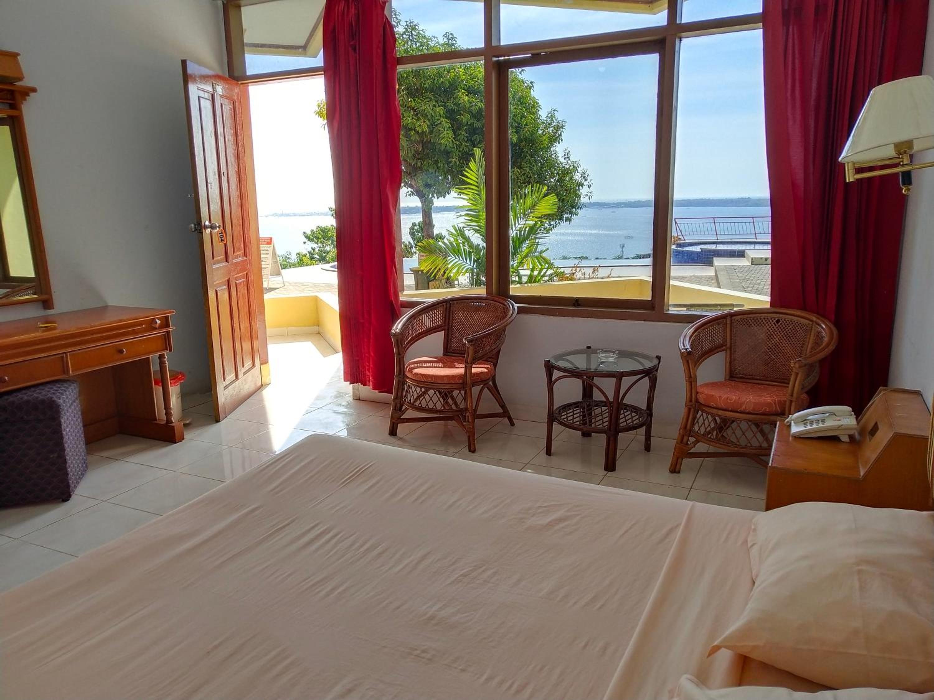 Deluxe Double Room with Balcony and Sea View photo 1