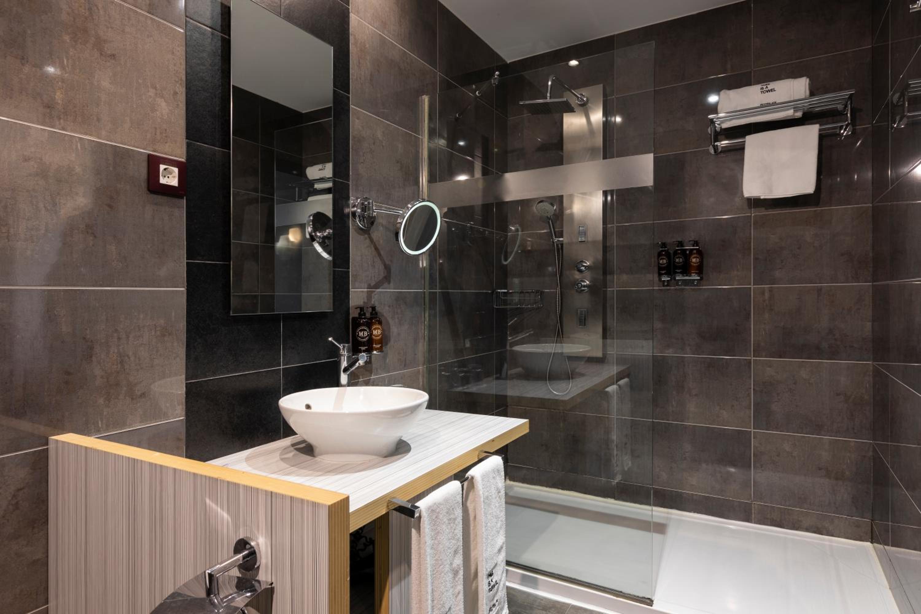 Triple Room - Photo 7