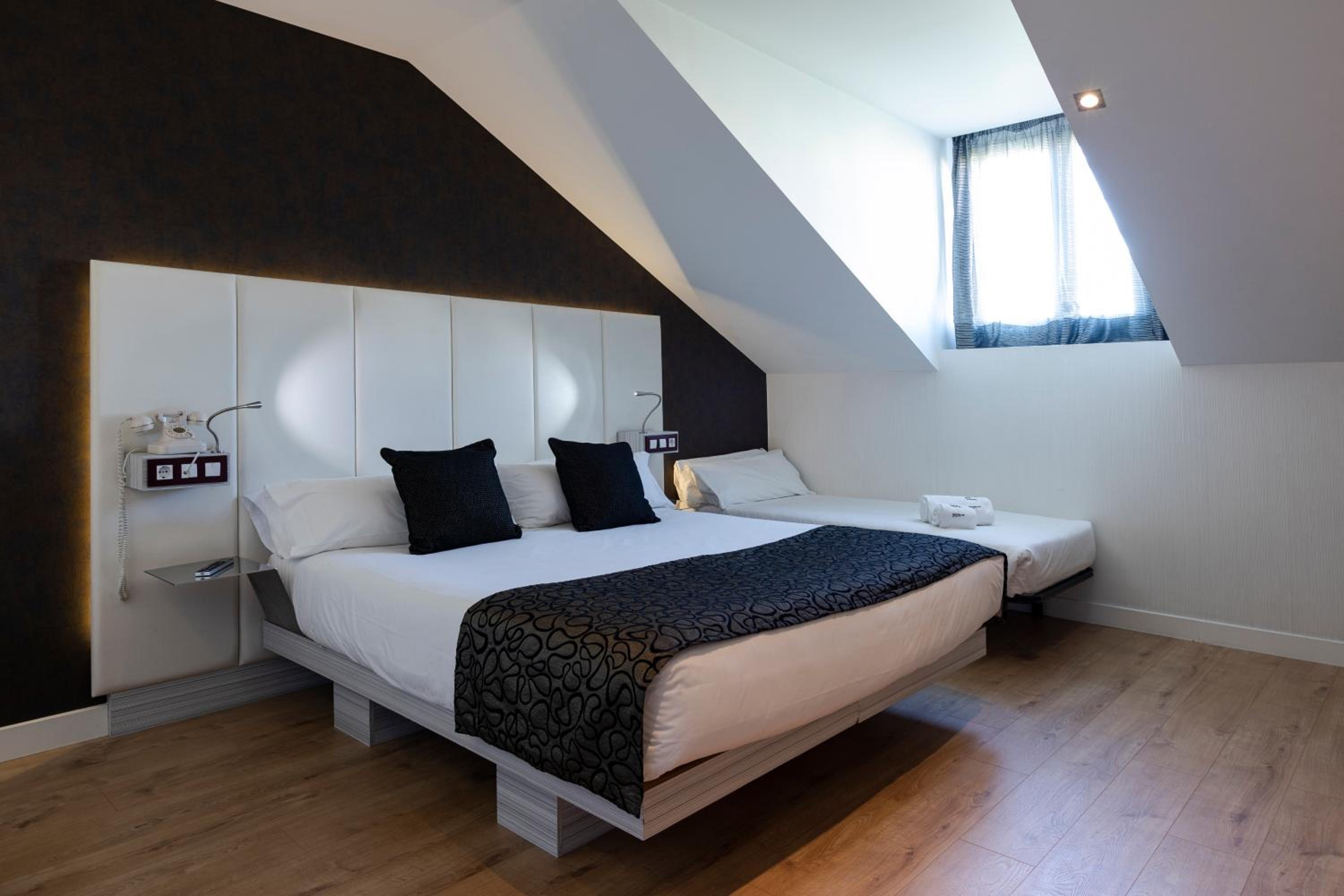 Triple Room - Photo 8