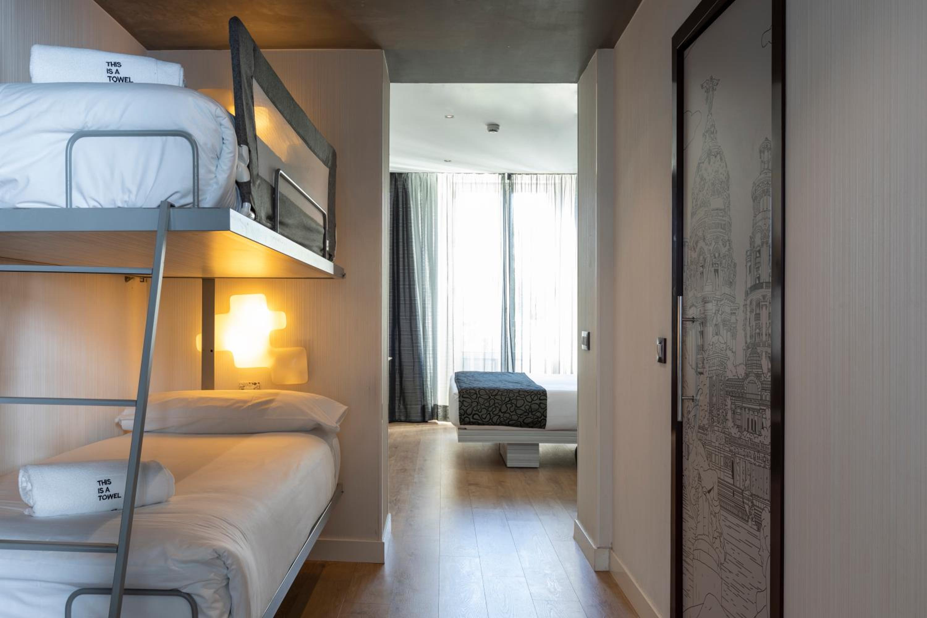 Quadruple Room (4 Adults) - Photo 7