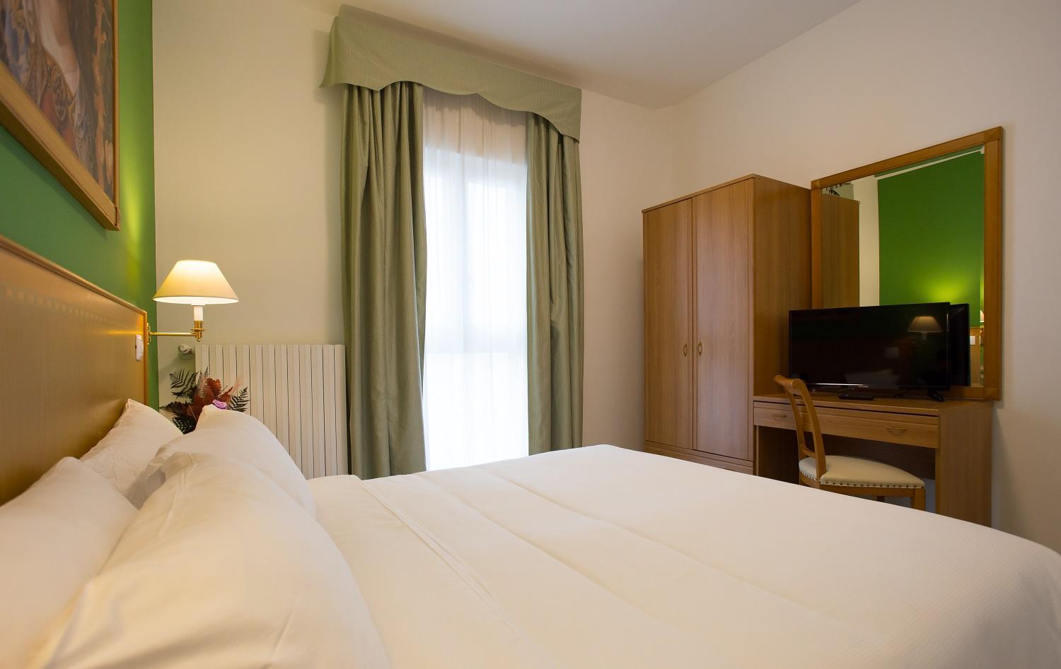 Standard Double or Twin Room photo 2
