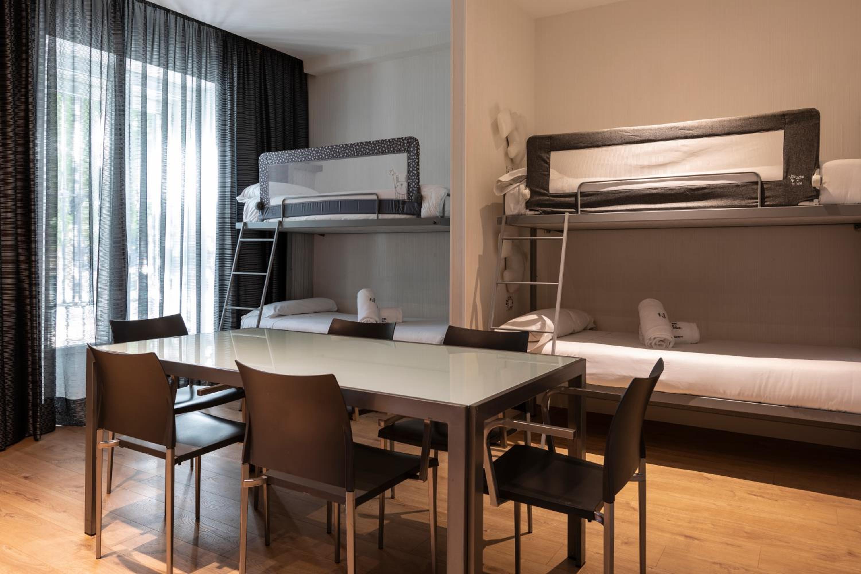 Apartment (6 Adults) - Photo 22
