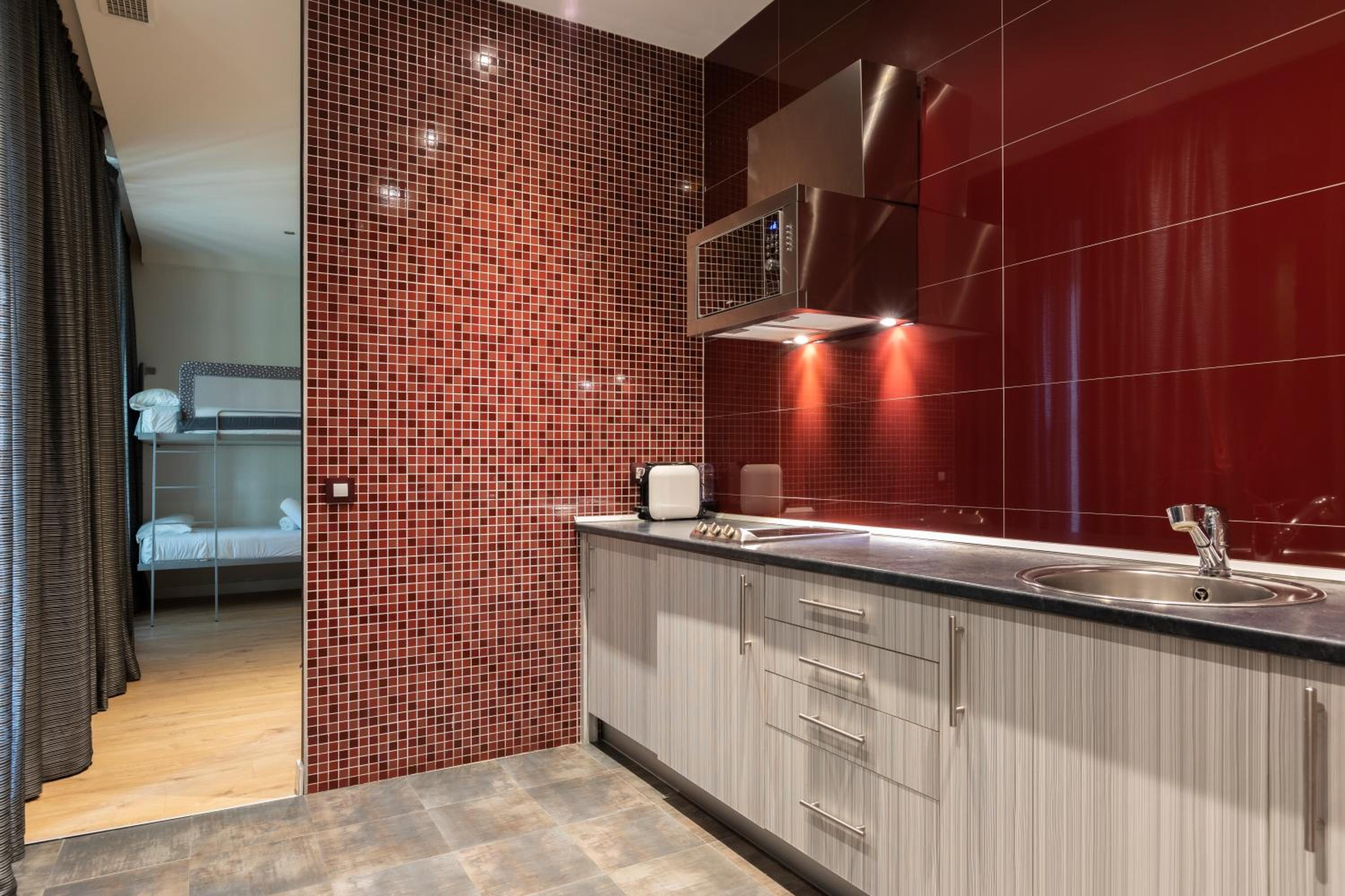 Apartment (6 Adults) - Photo 16