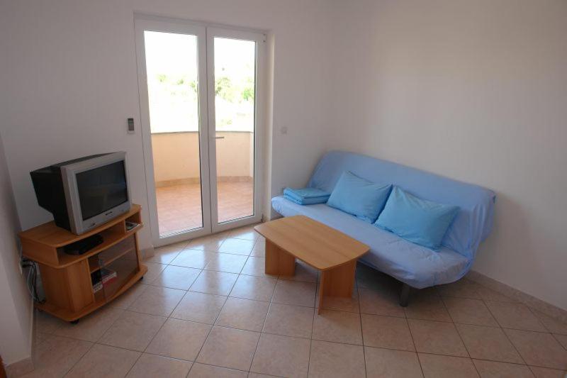 Studio Apartment photo 3