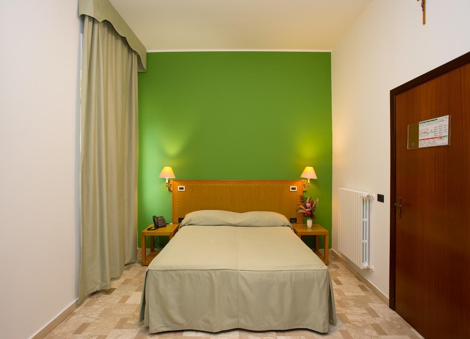 Economy Double or Twin Room photo 2