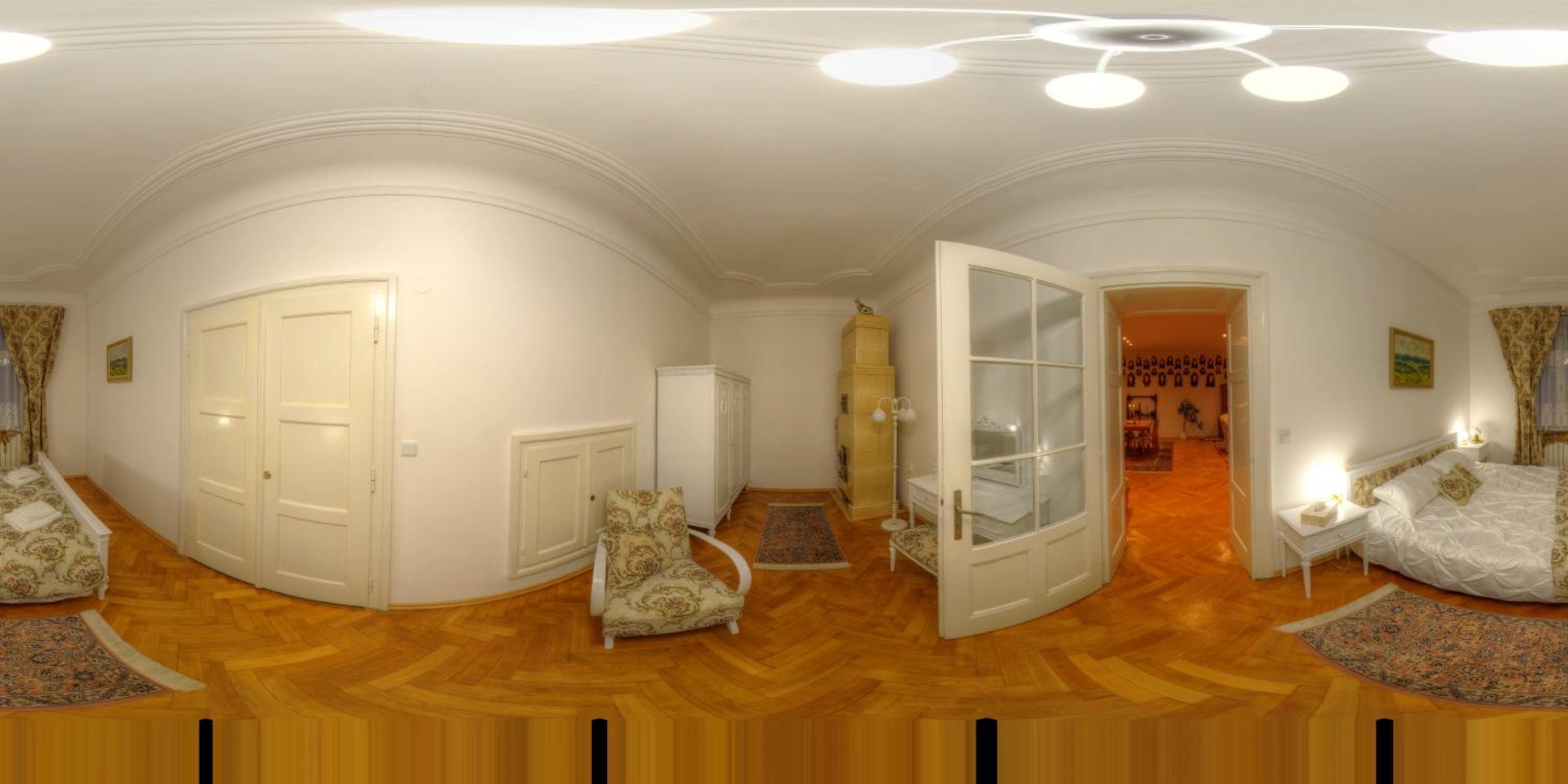 One-Bedroom Suite - Photo 4