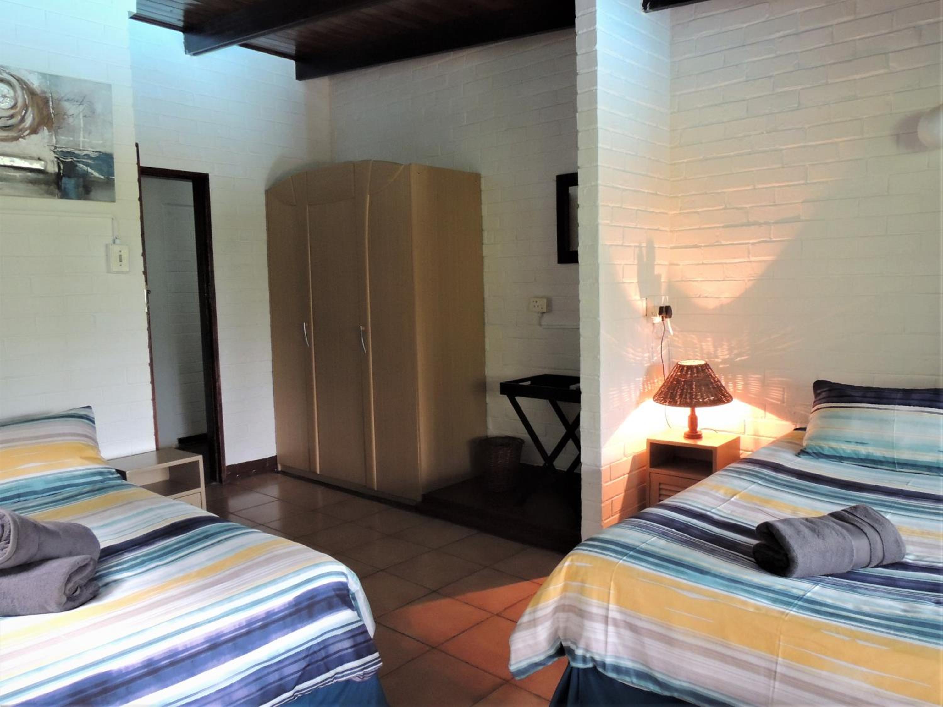 Three-Bedroom House - Photo 4