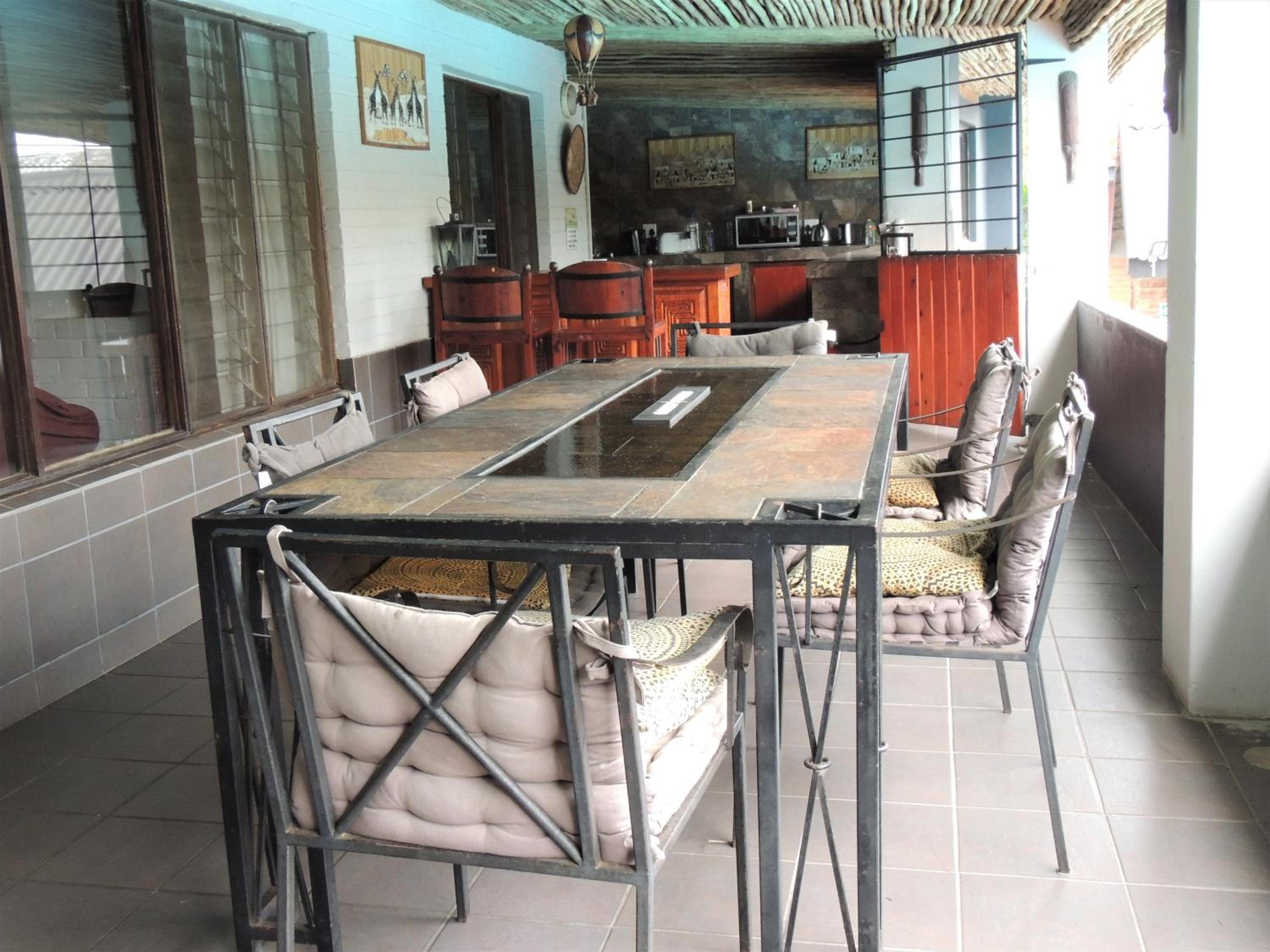 Three-Bedroom House - Photo 6