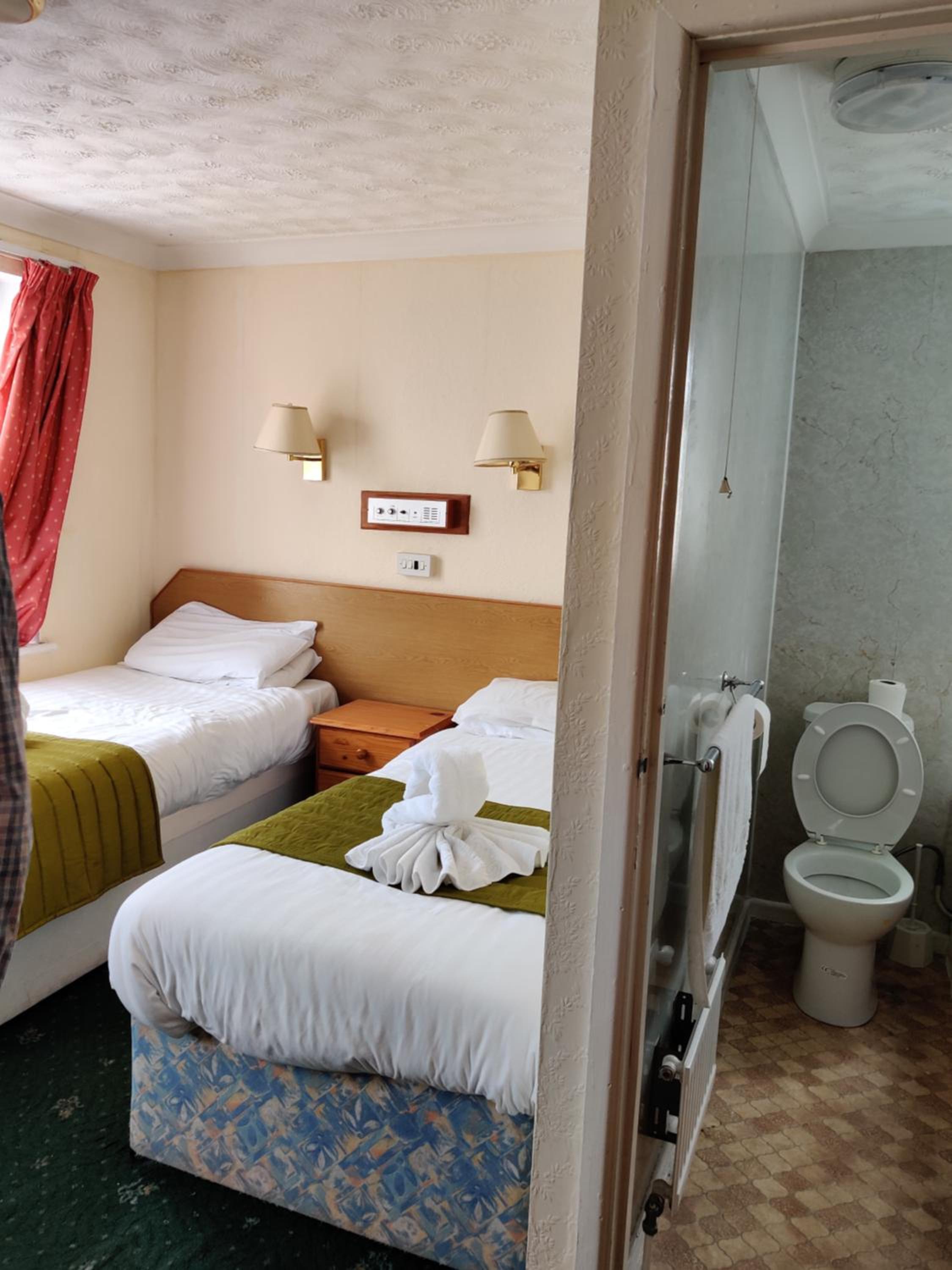 Standard Twin Room
