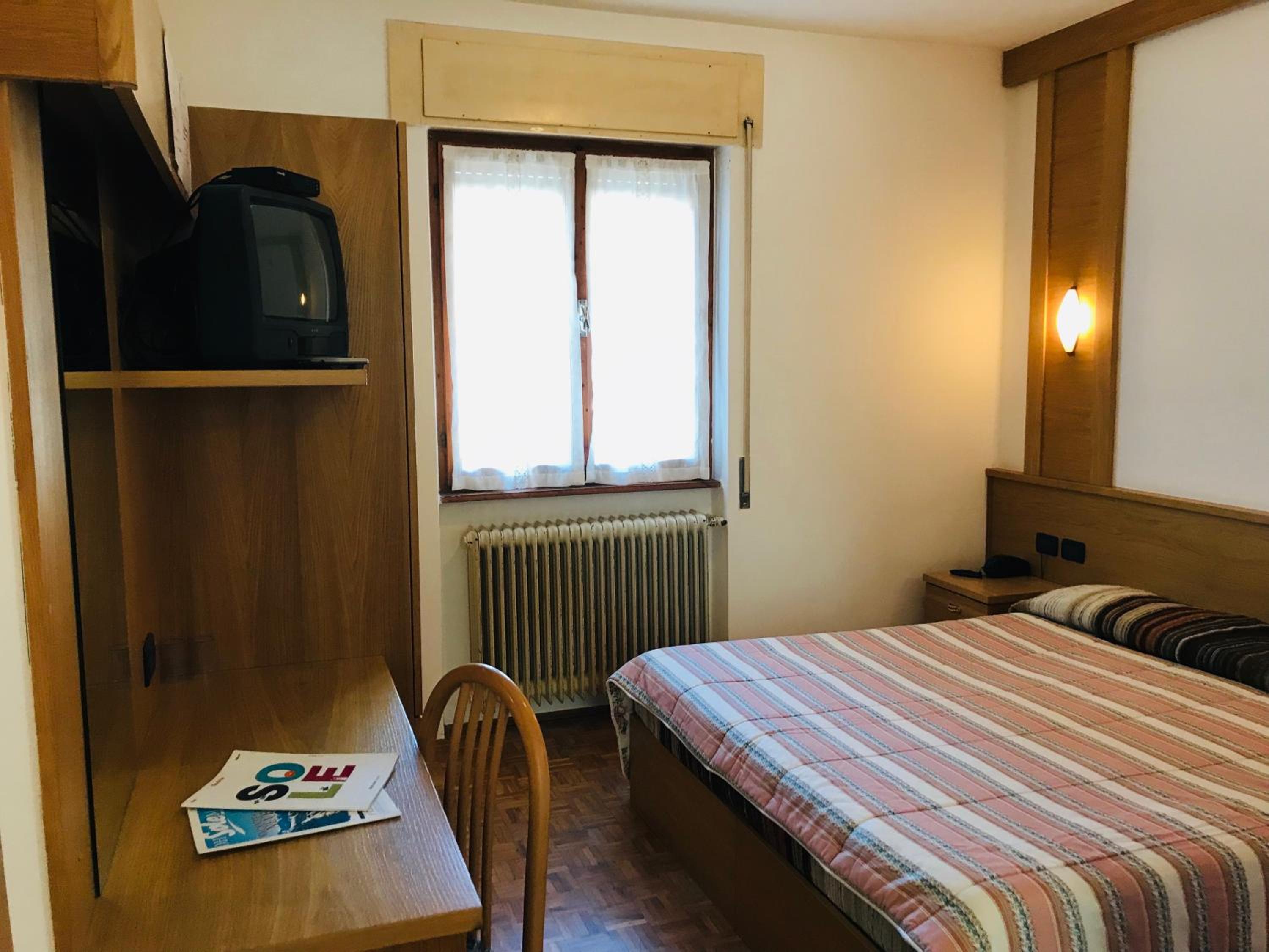Economy Twin Room photo 1